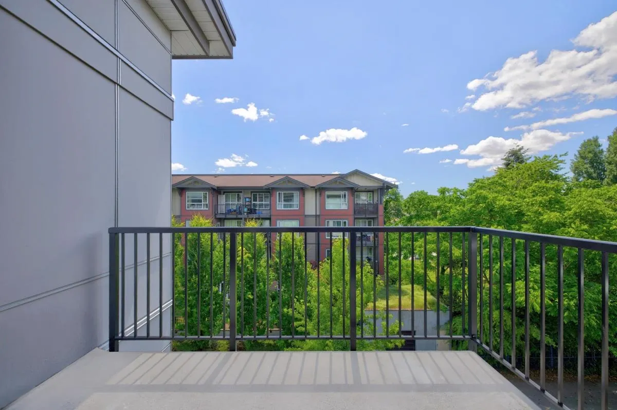 2382 Atkins Avenue #404
