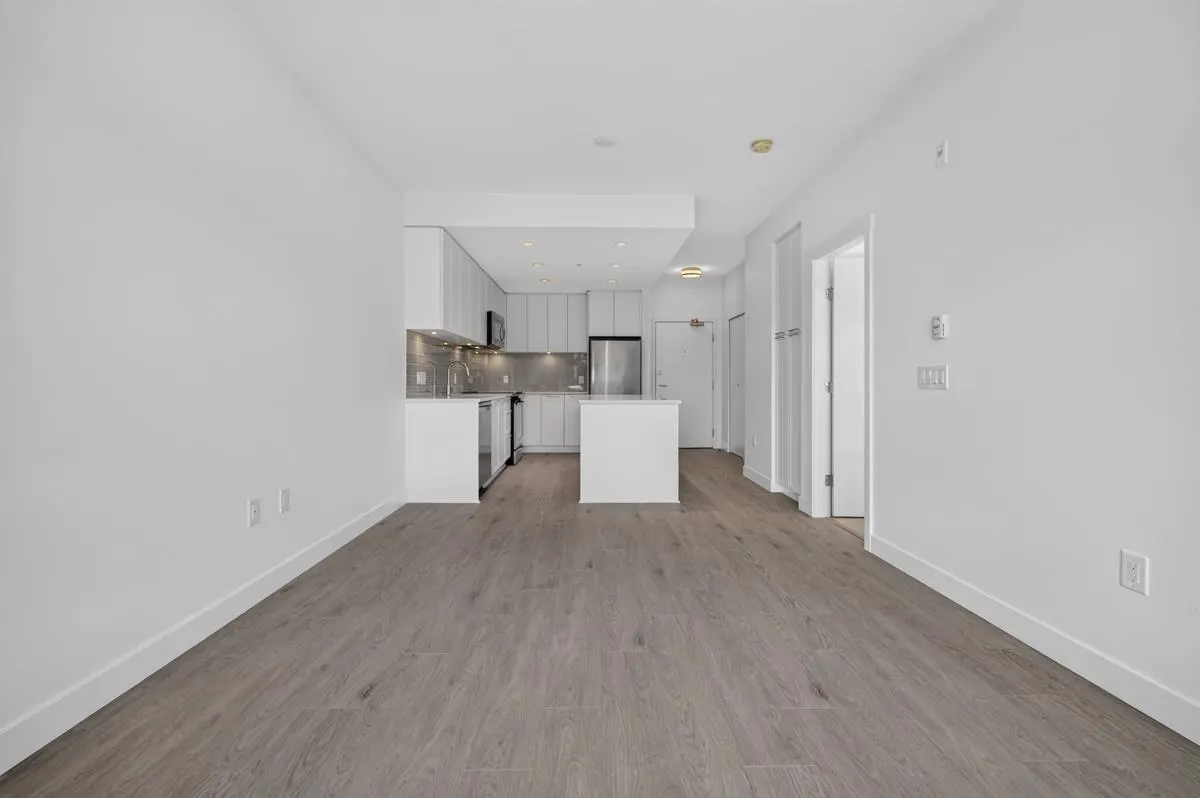 2382 Atkins Avenue #404