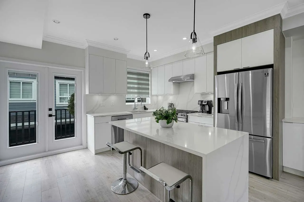 608 Ewen Avenue #16
