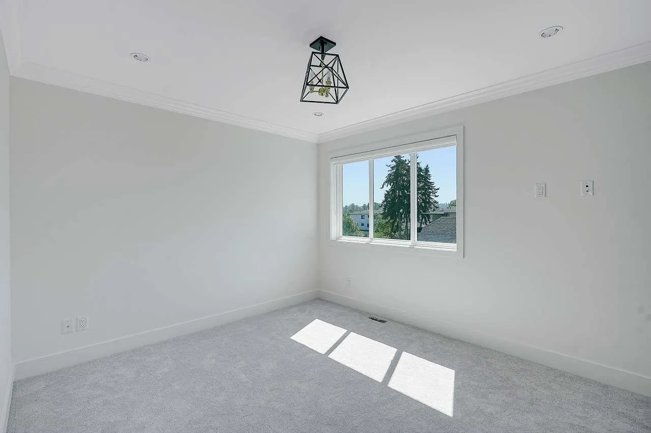608 Ewen Avenue #16
