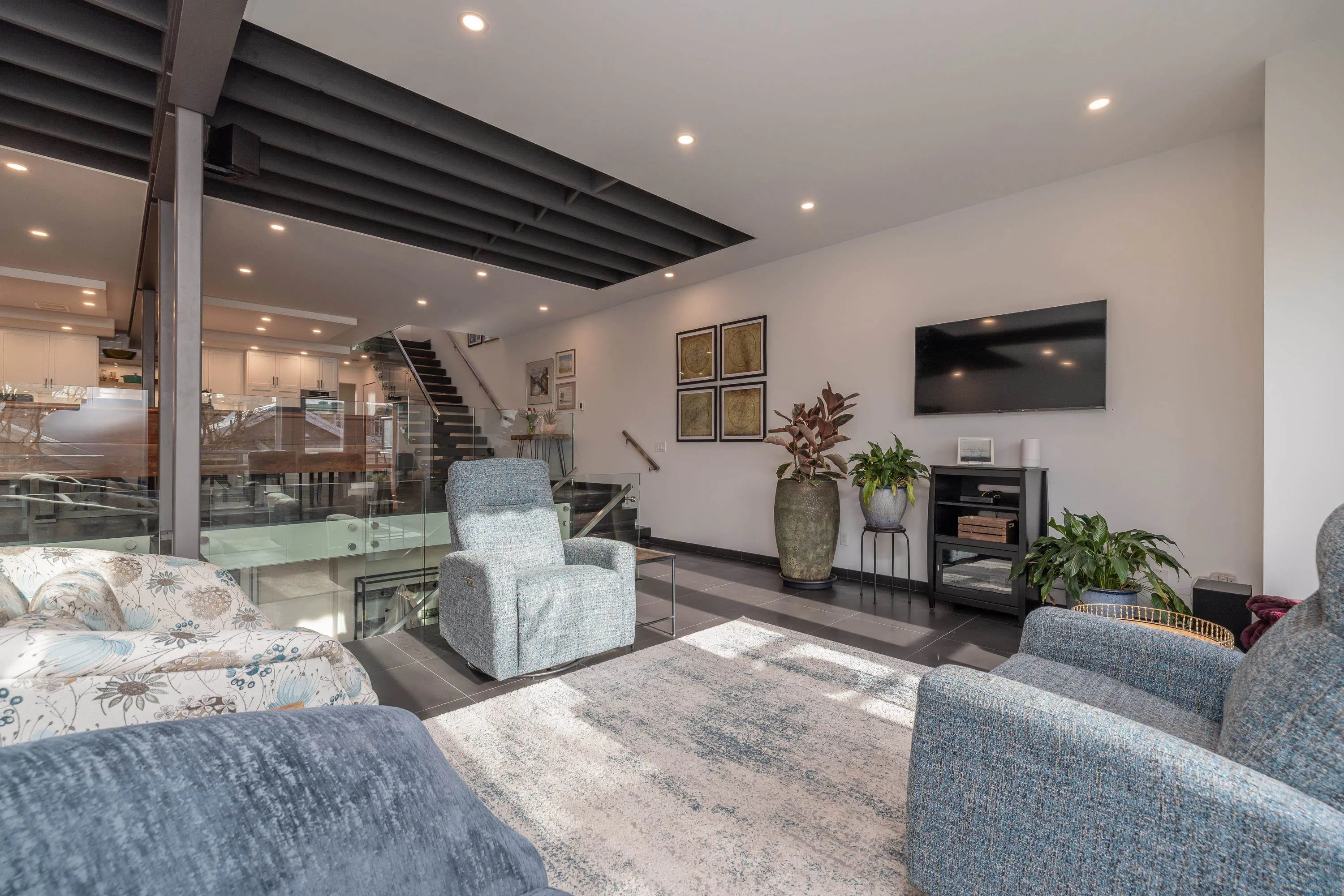 15161 Prospect Avenue #7
