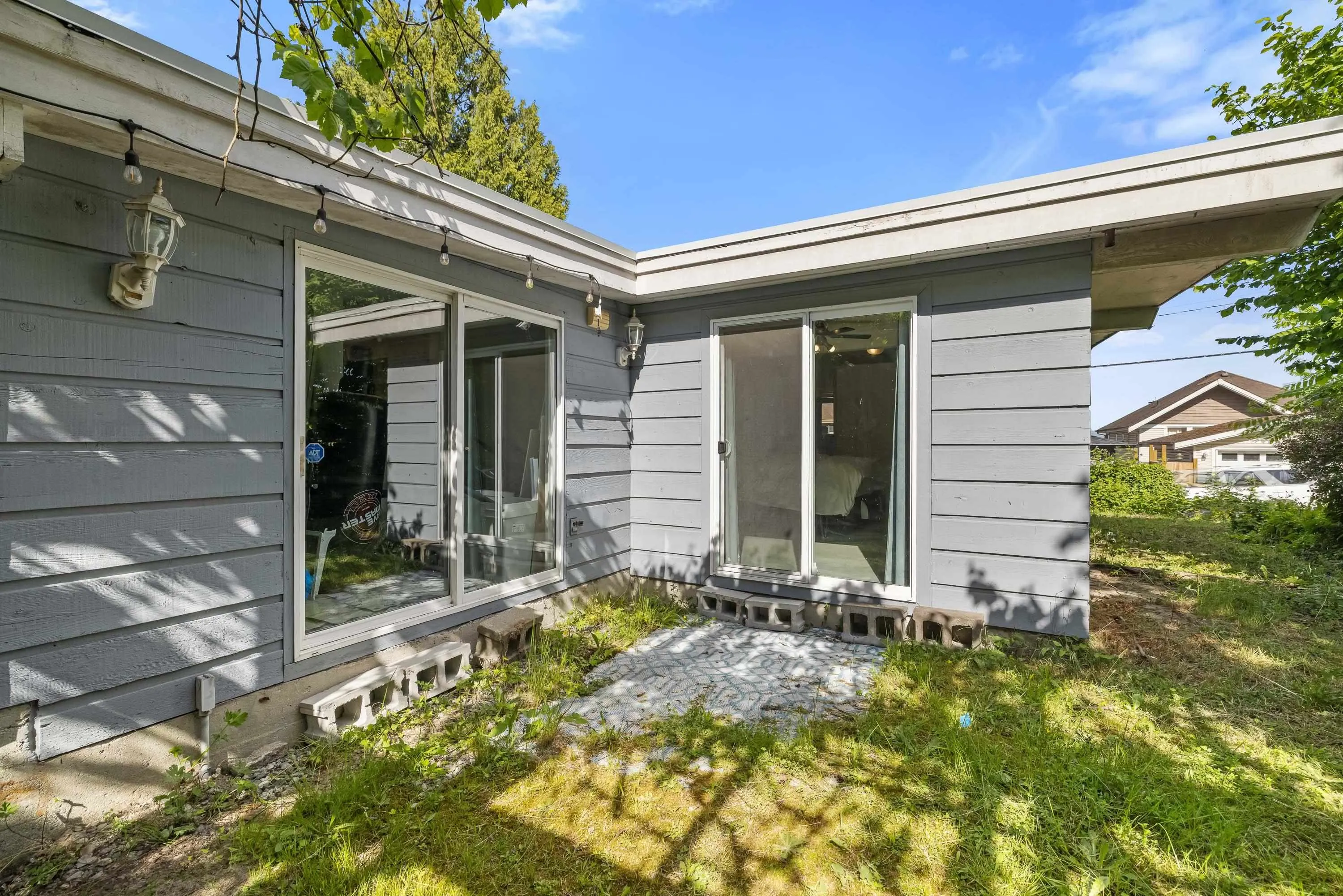 1908 Warwick Crescent