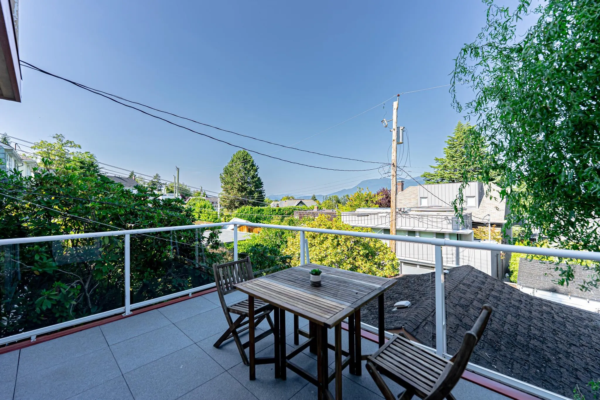 4327 Locarno Crescent