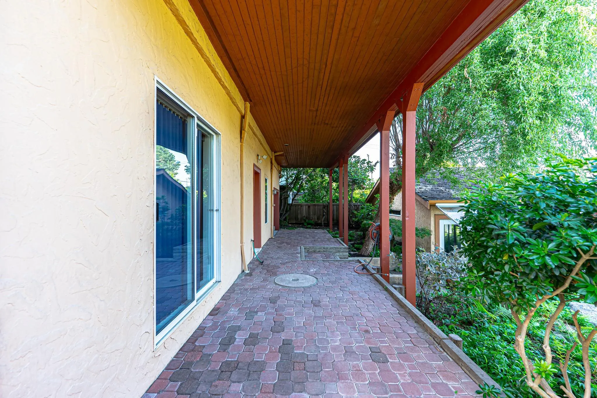 4327 Locarno Crescent