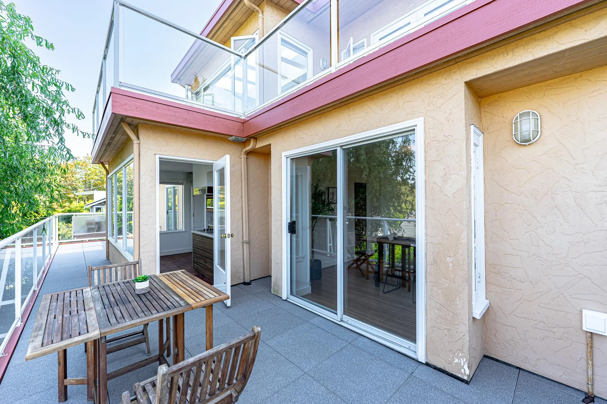 4327 Locarno Crescent