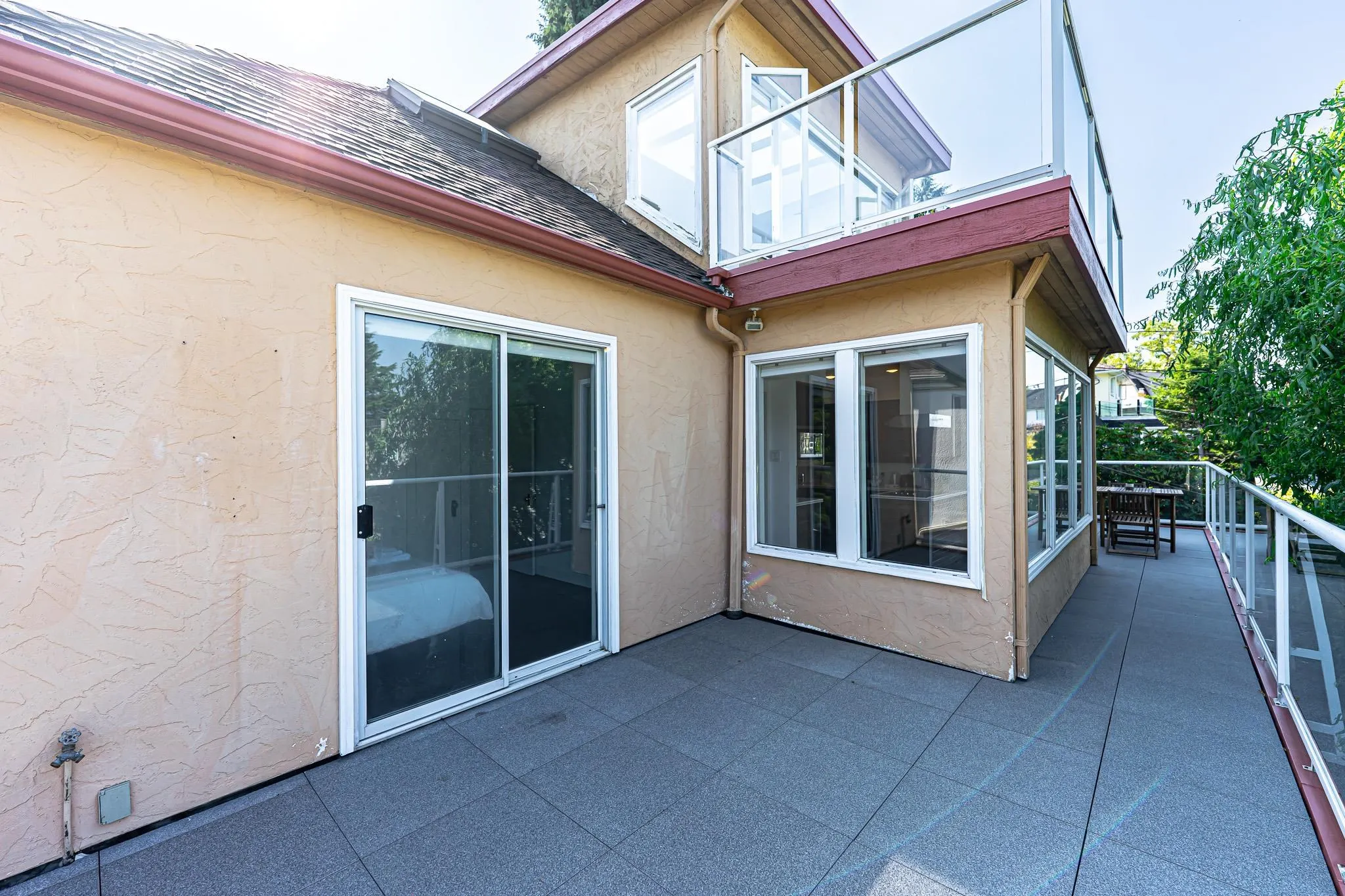 4327 Locarno Crescent