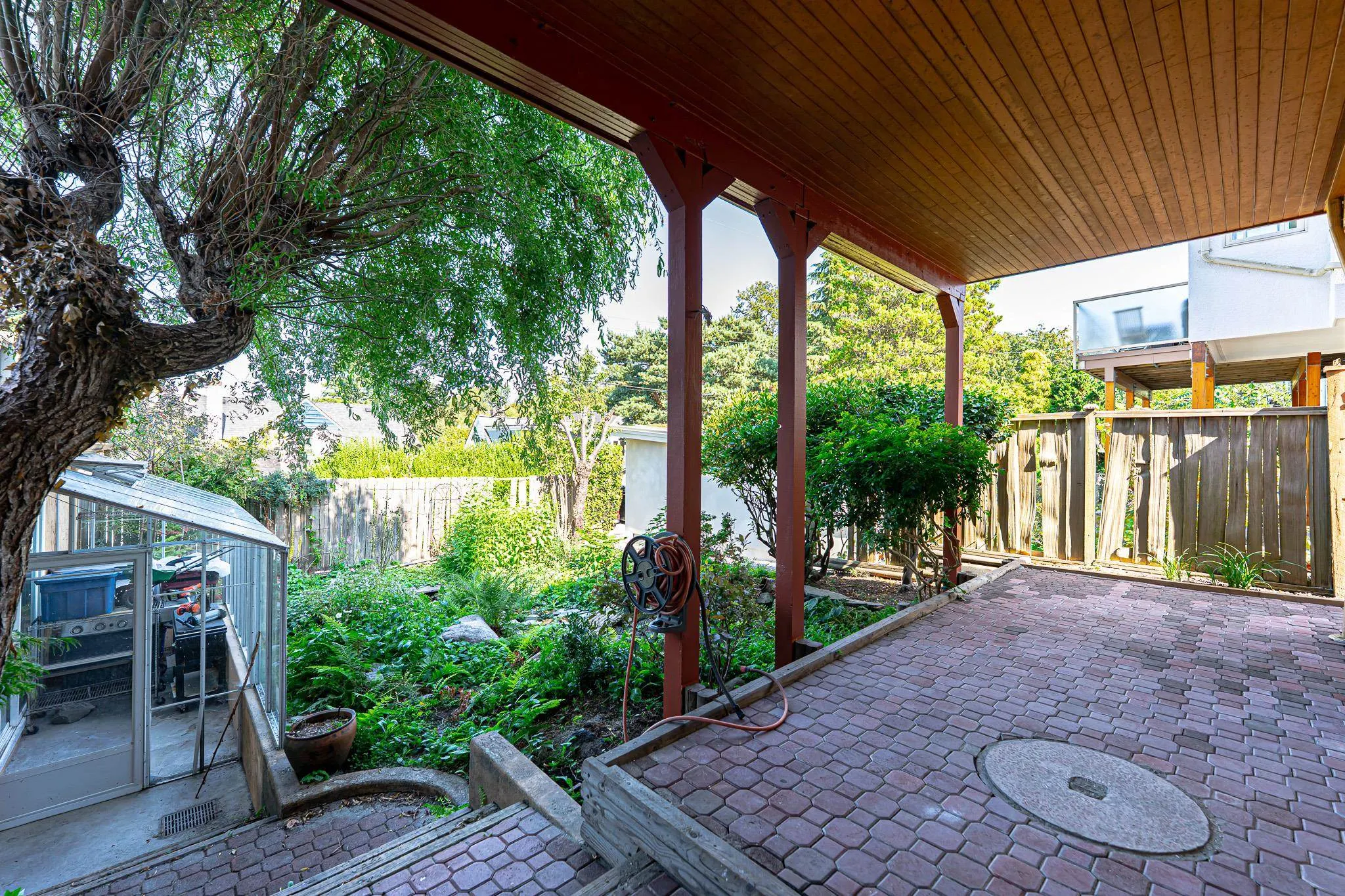 4327 Locarno Crescent