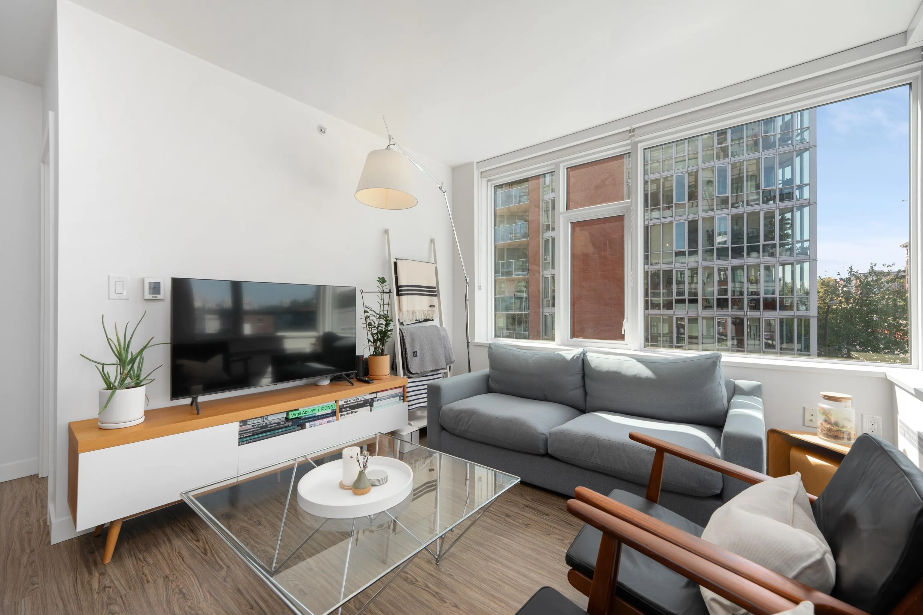 209 E 7th Avenue #414
