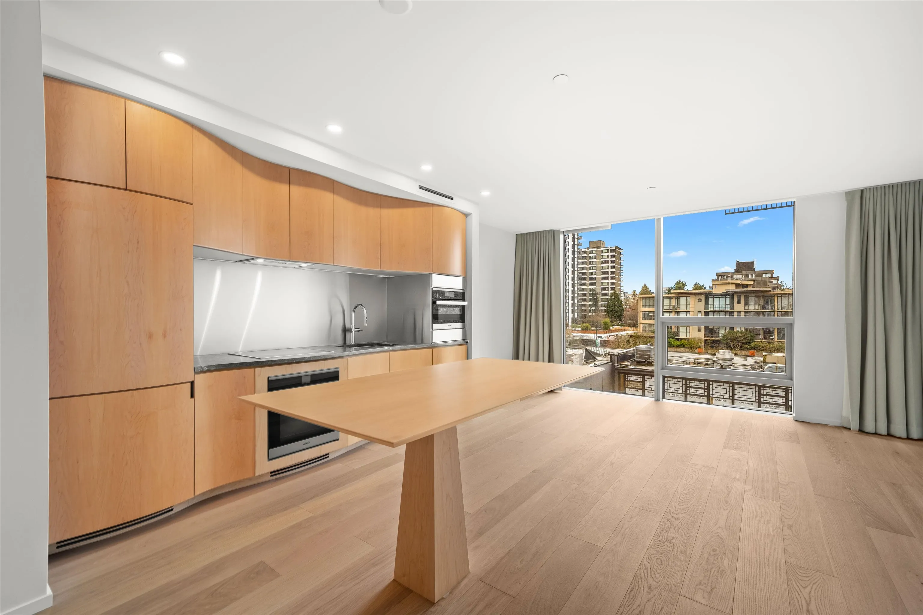 1568 Alberni Street #601