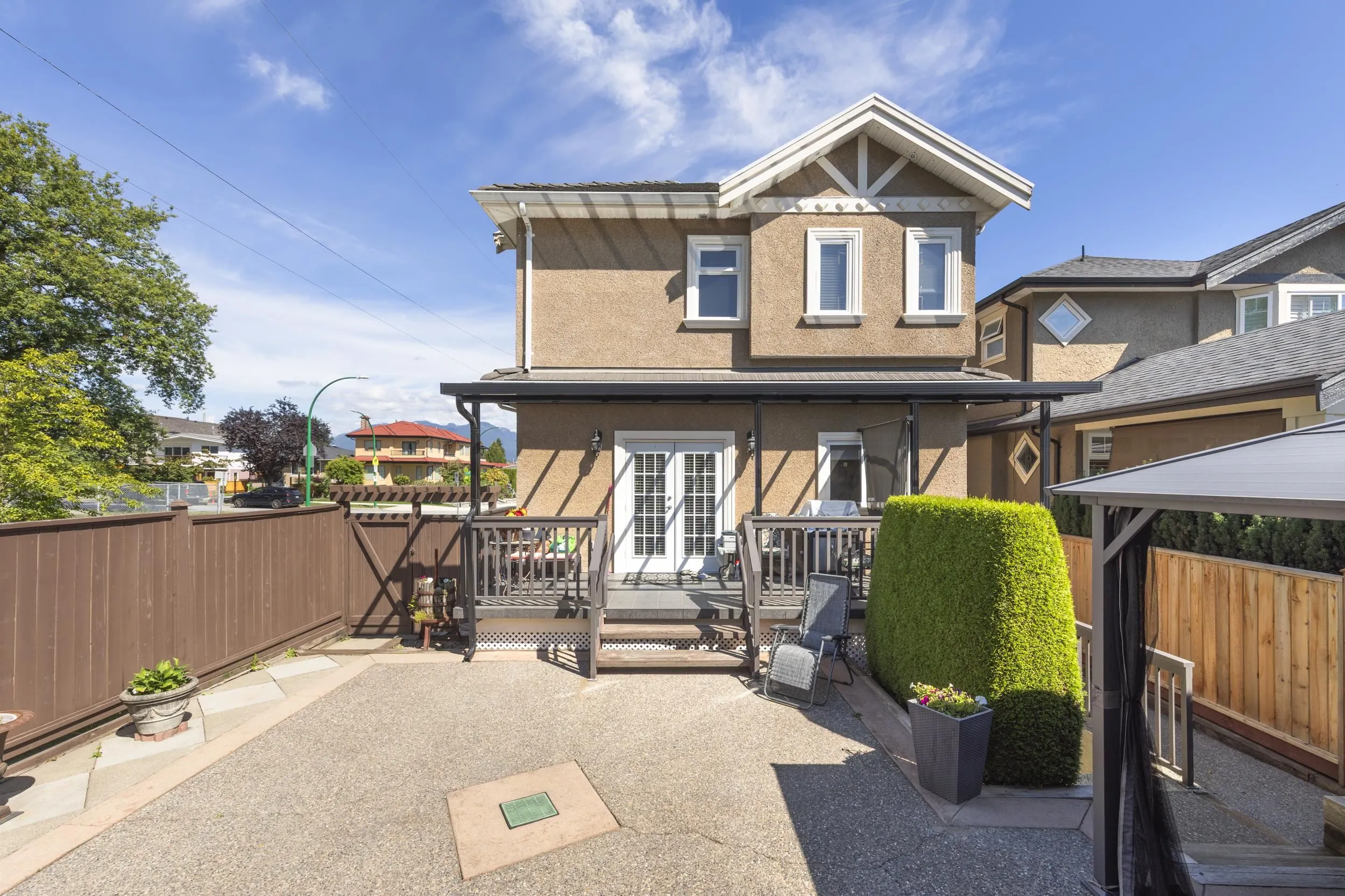 120 Rosser Avenue
