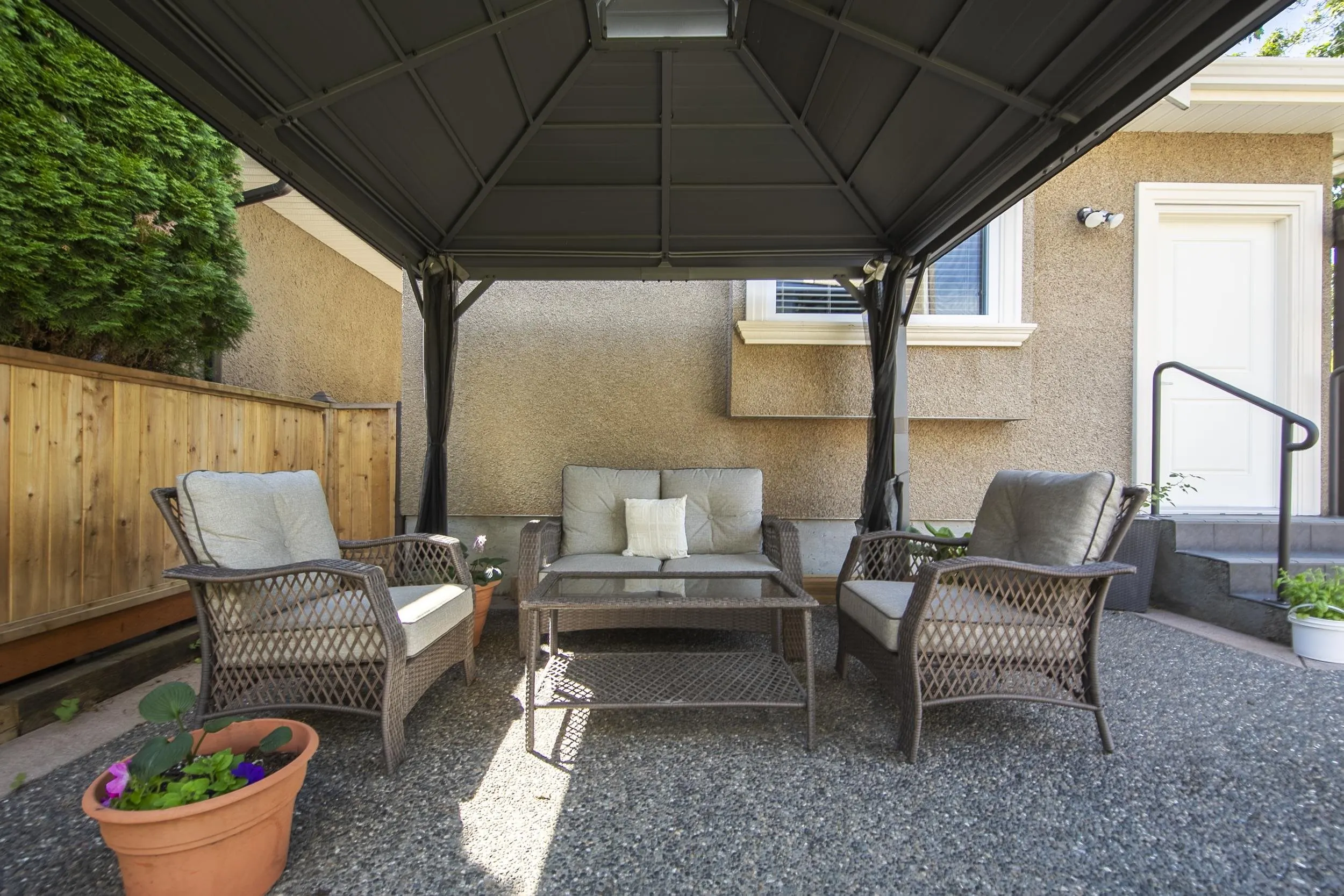 120 Rosser Avenue