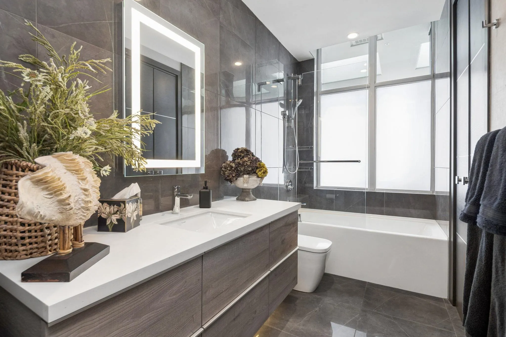 1788 Ontario Street #1202