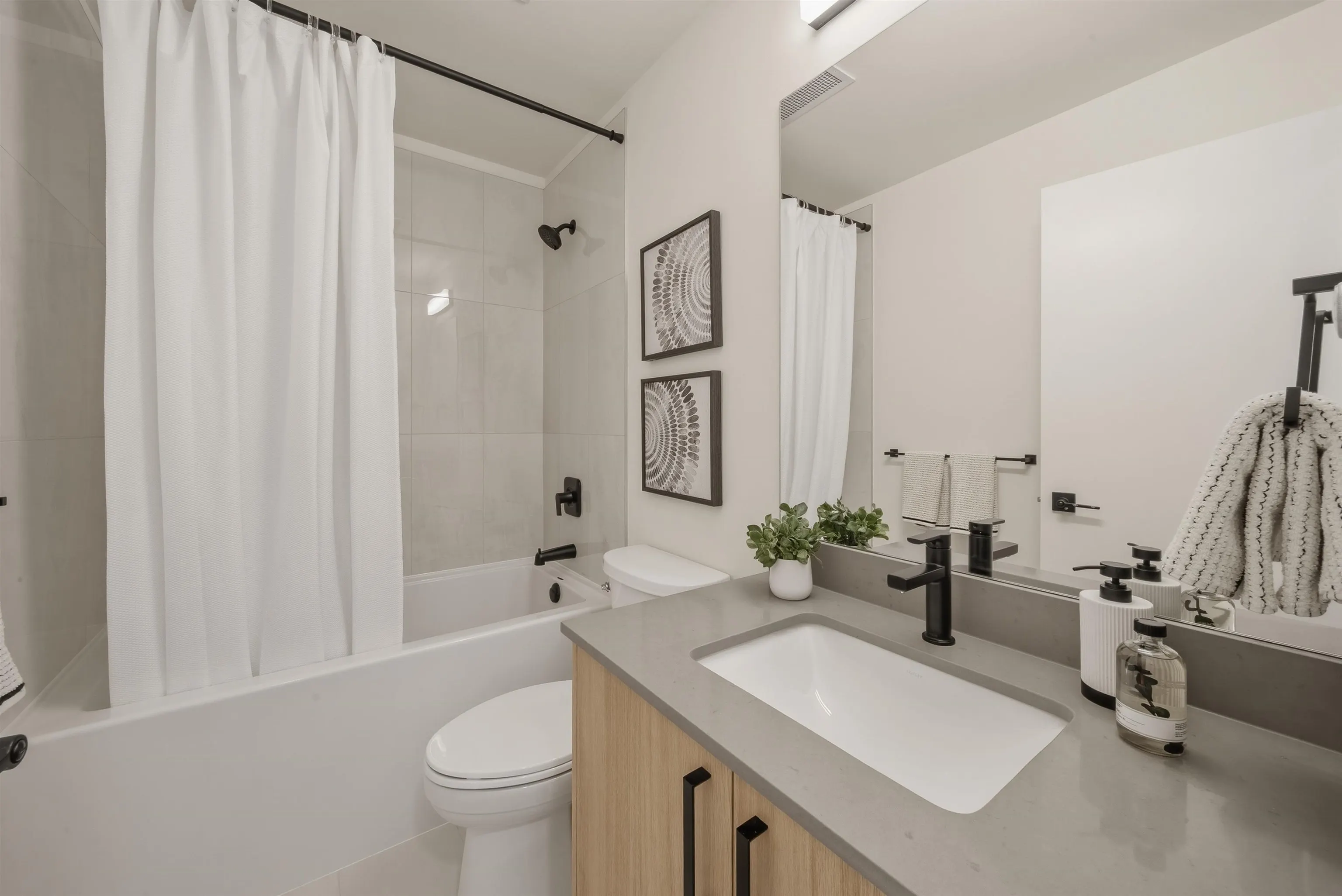 10065 133 Street #404