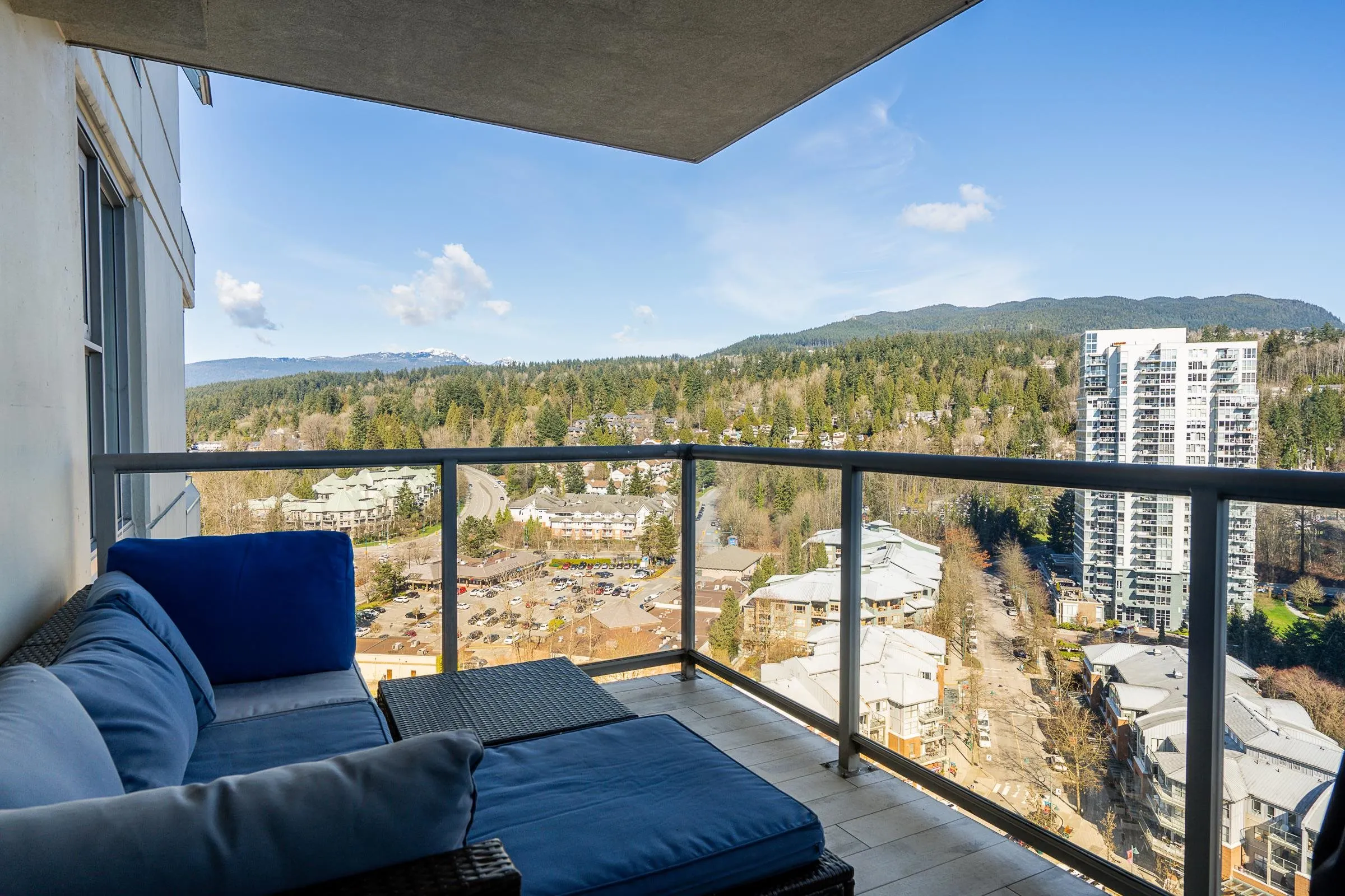 235 Guildford Way #1806