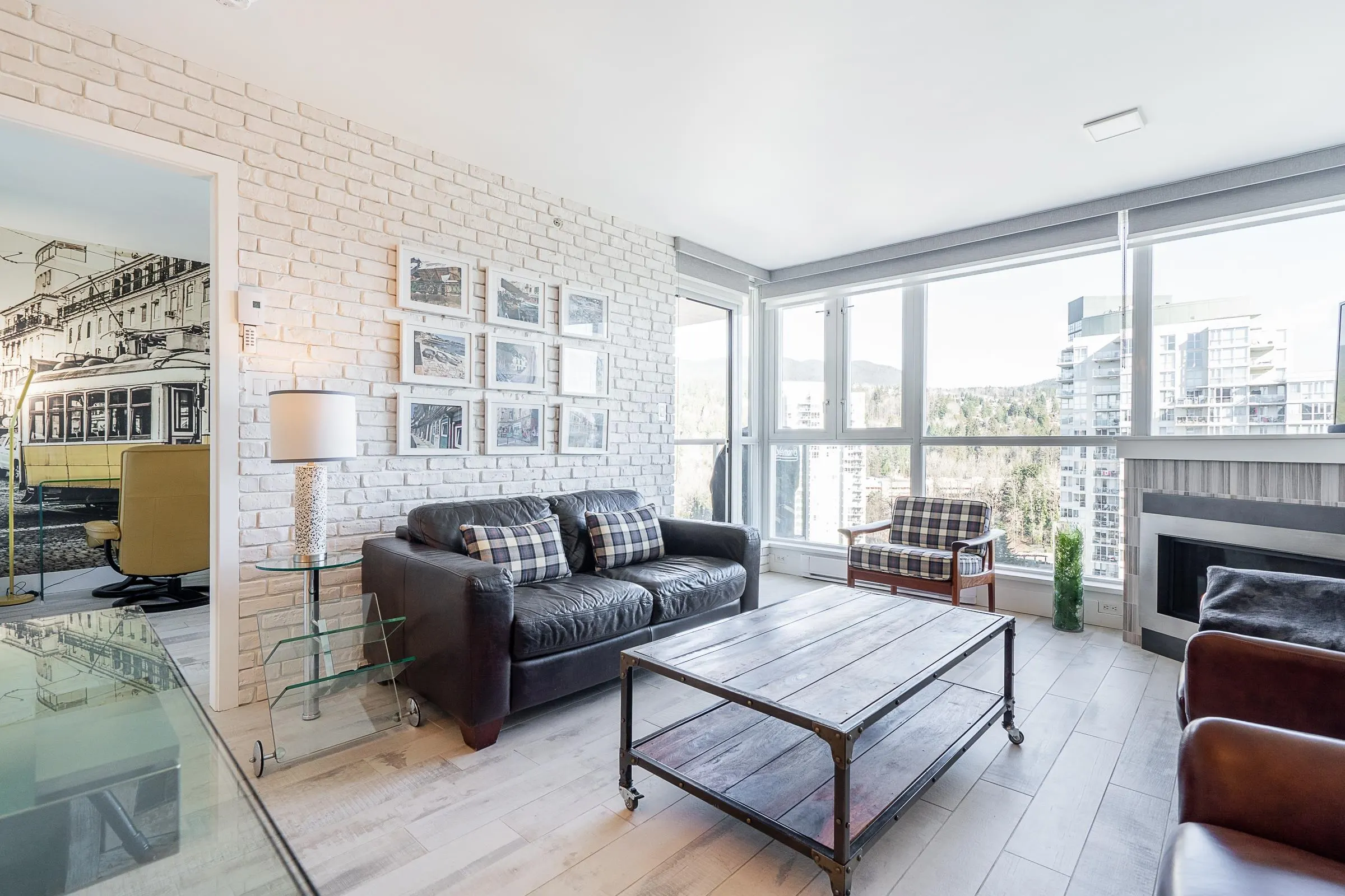 235 Guildford Way #1806