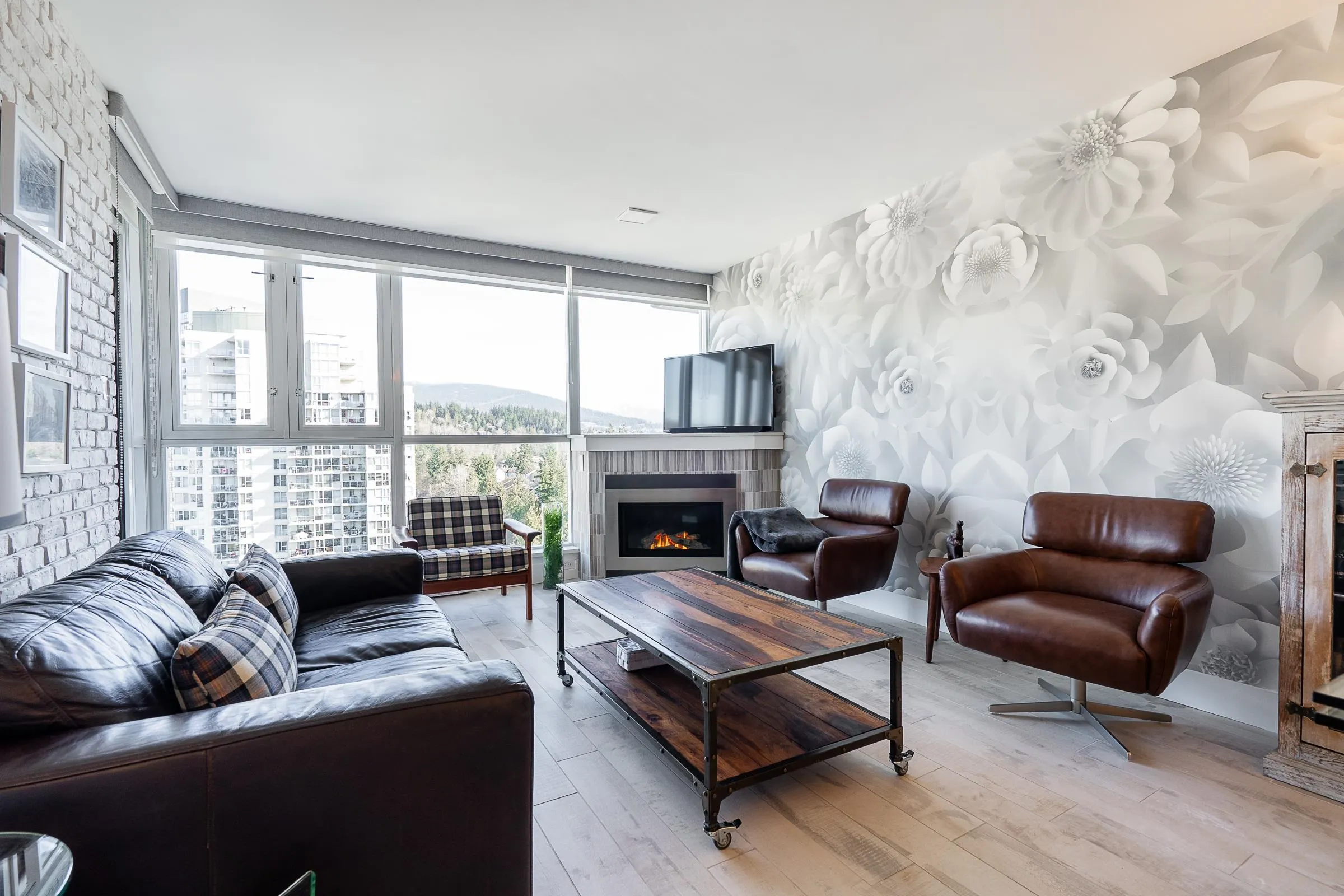 235 Guildford Way #1806