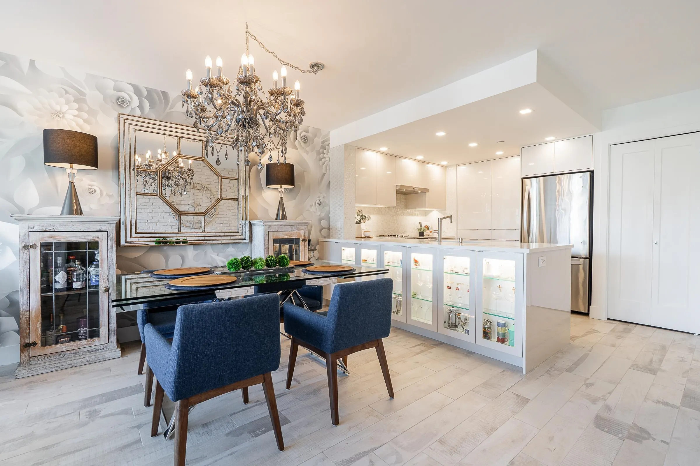 235 Guildford Way #1806