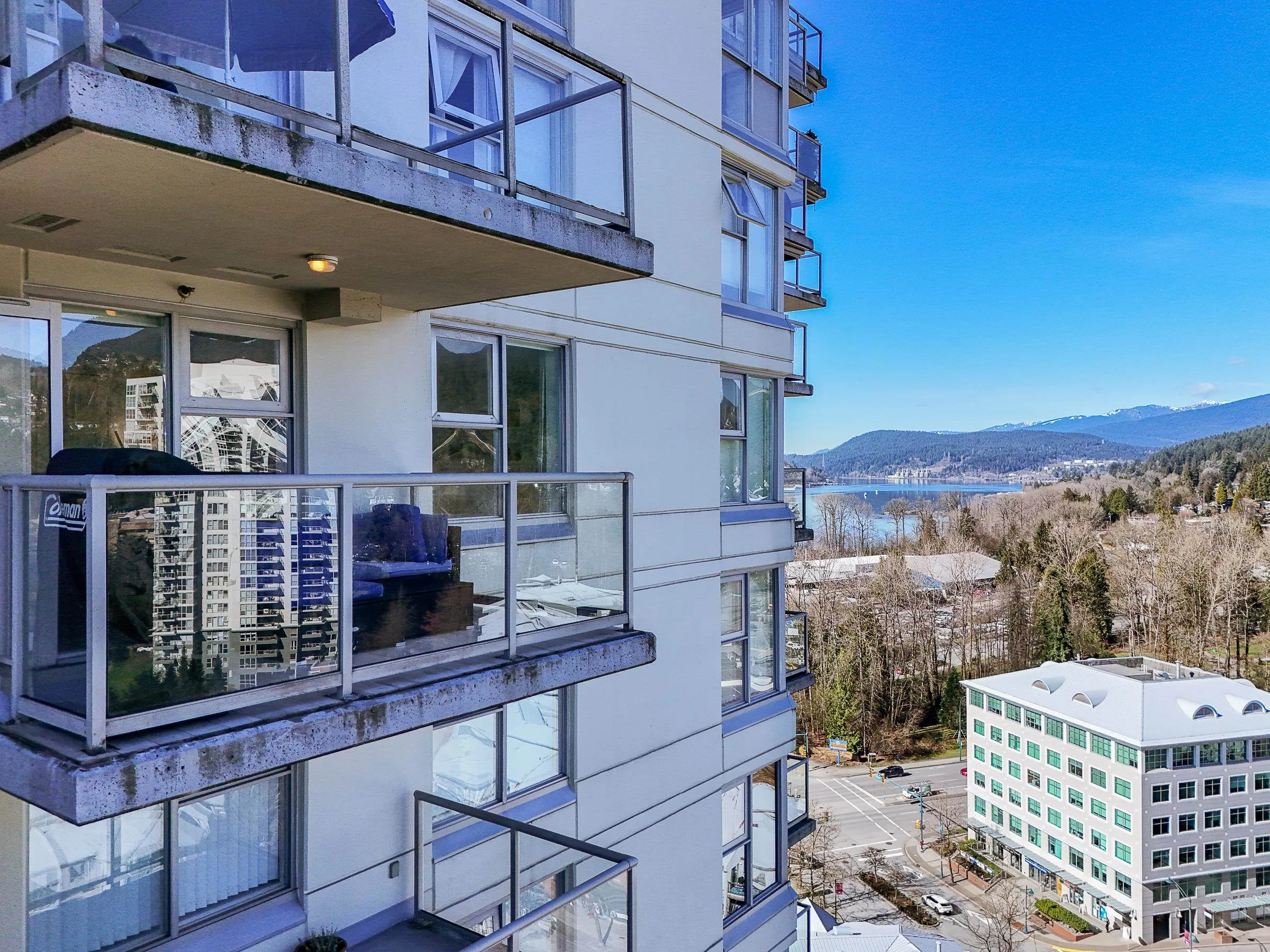 235 Guildford Way #1806