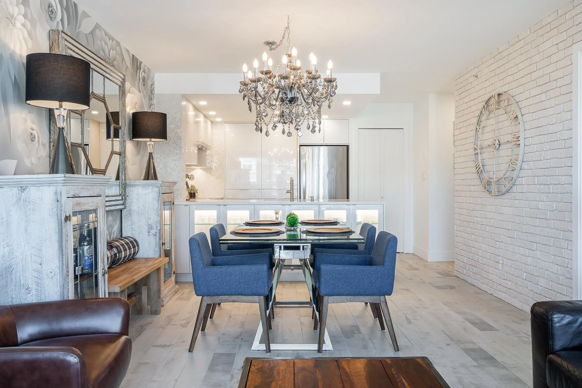 235 Guildford Way #1806