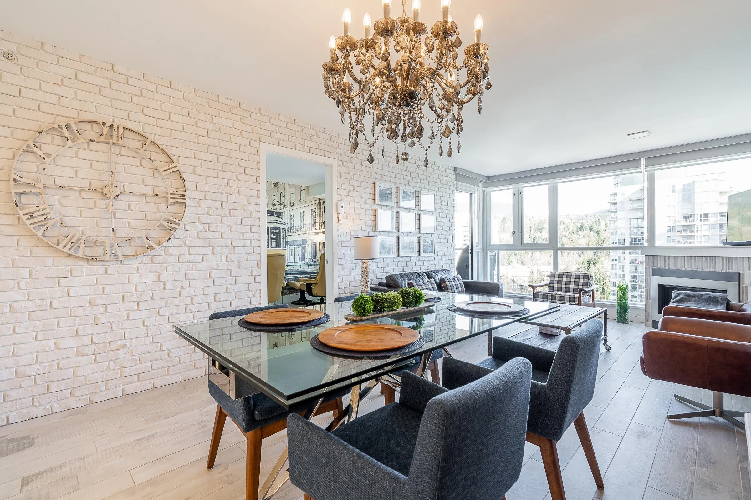 235 Guildford Way #1806