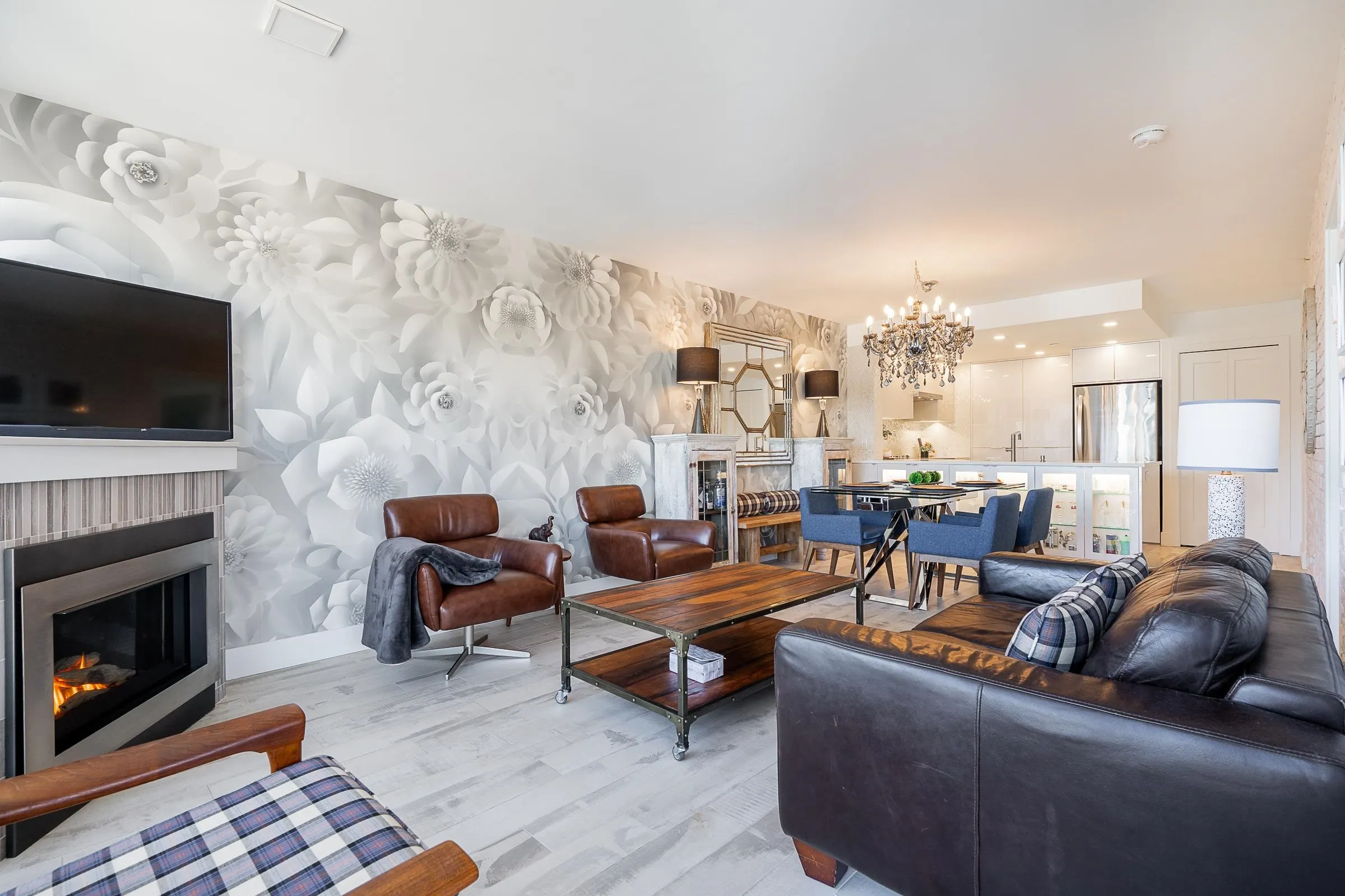235 Guildford Way #1806