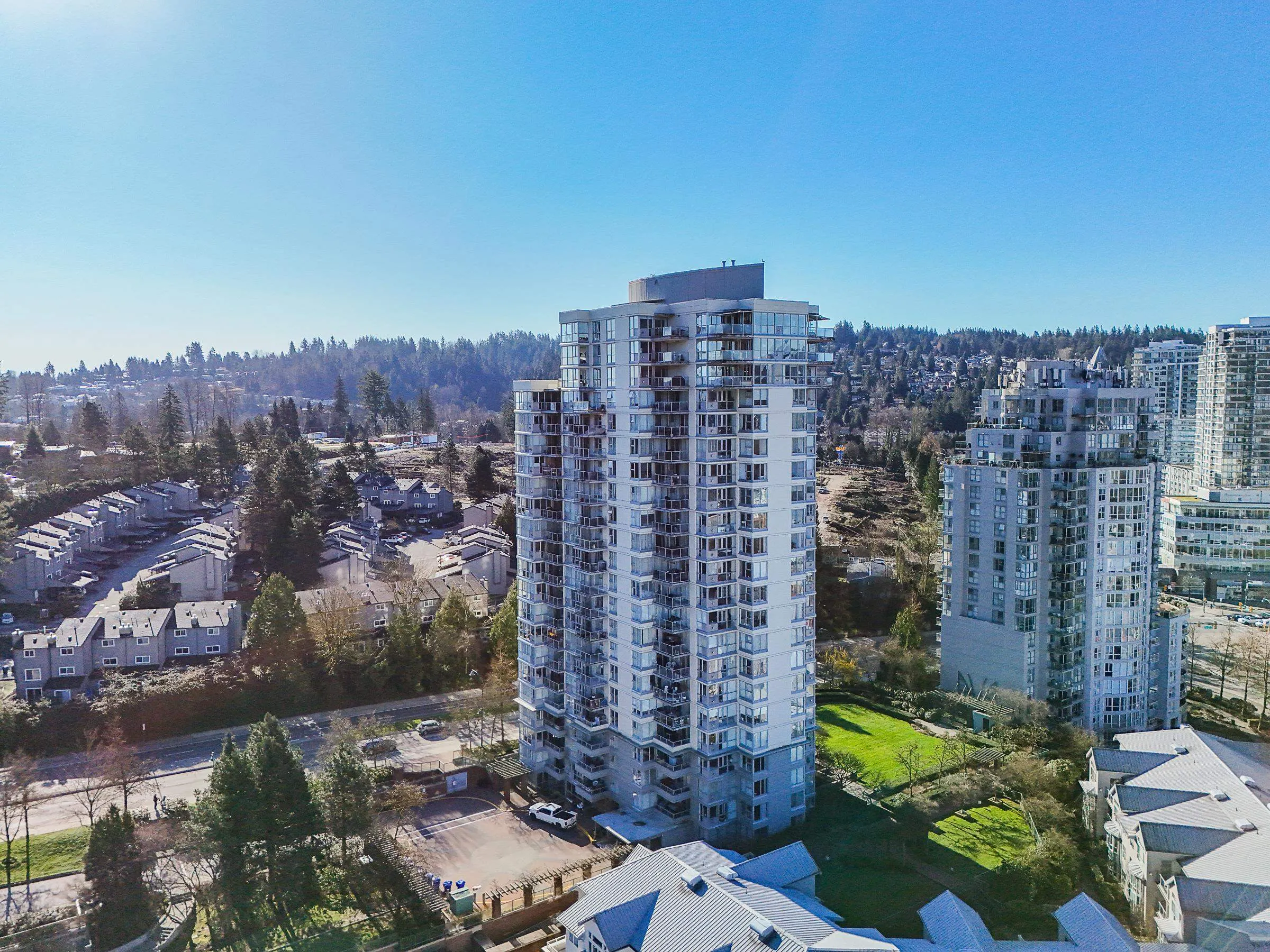 235 Guildford Way #1806