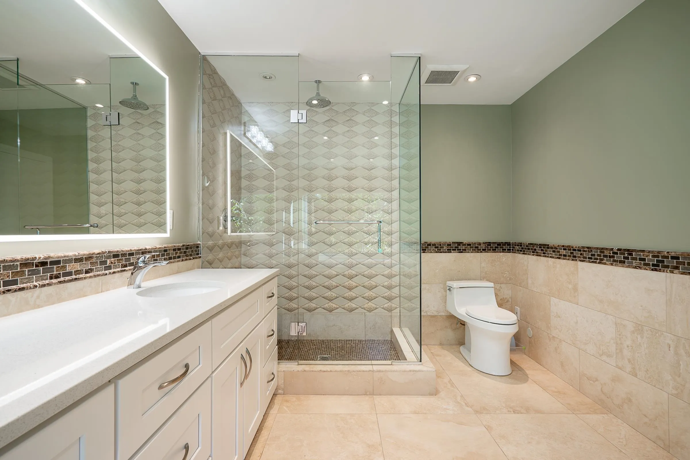 1562 Pinecrest Drive