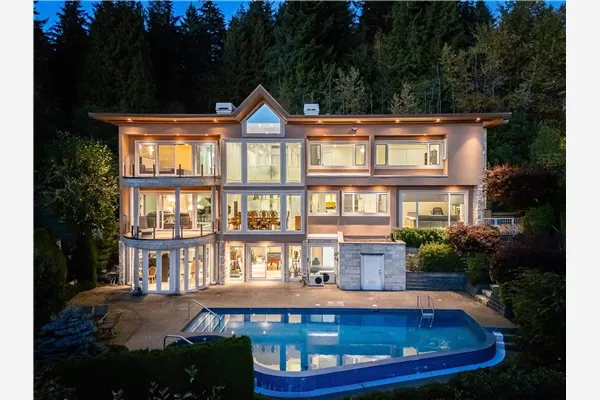 1562 Pinecrest Drive