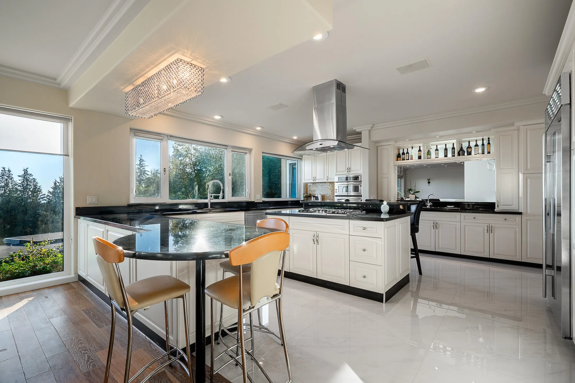 1562 Pinecrest Drive