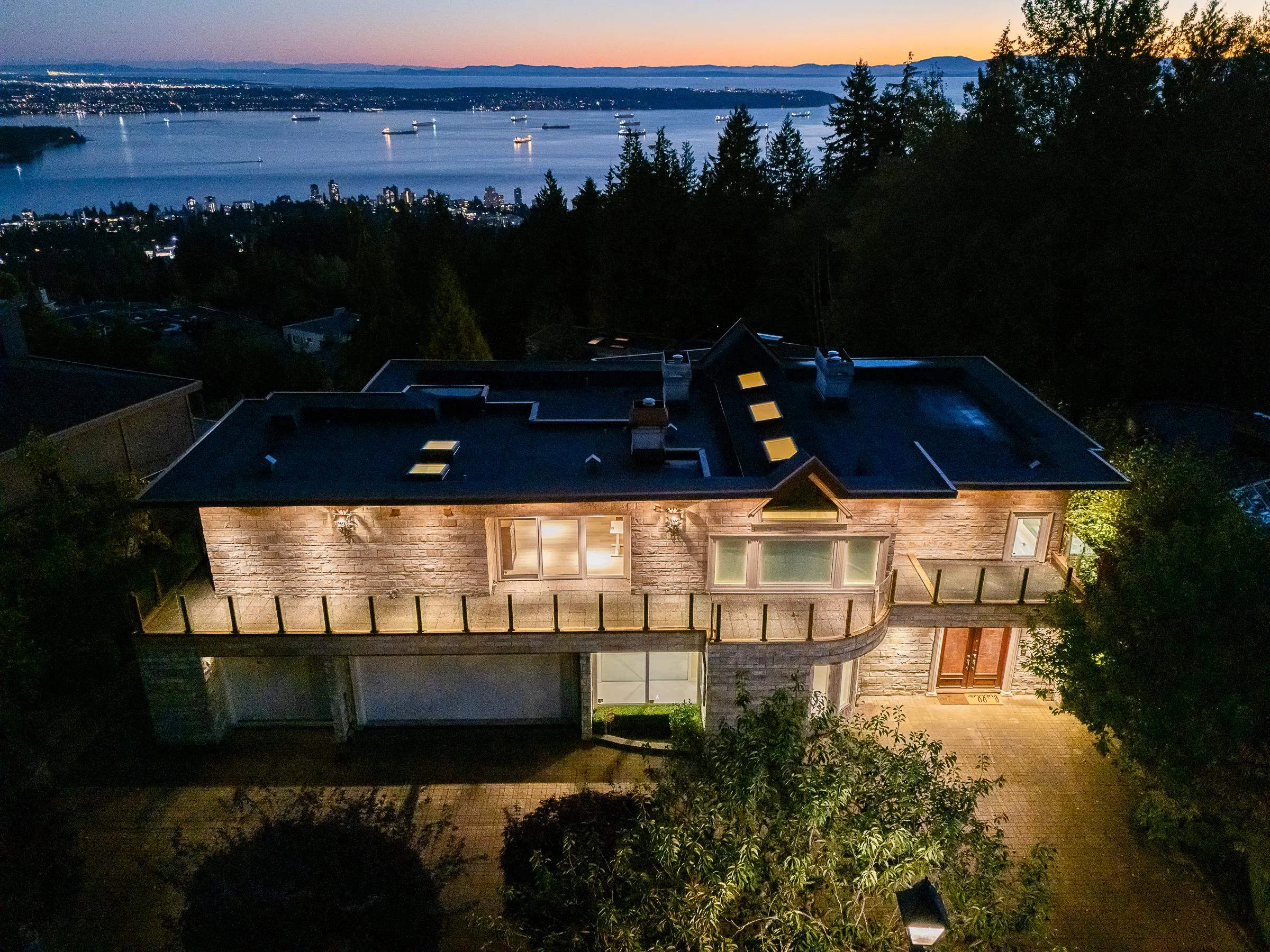 1562 Pinecrest Drive