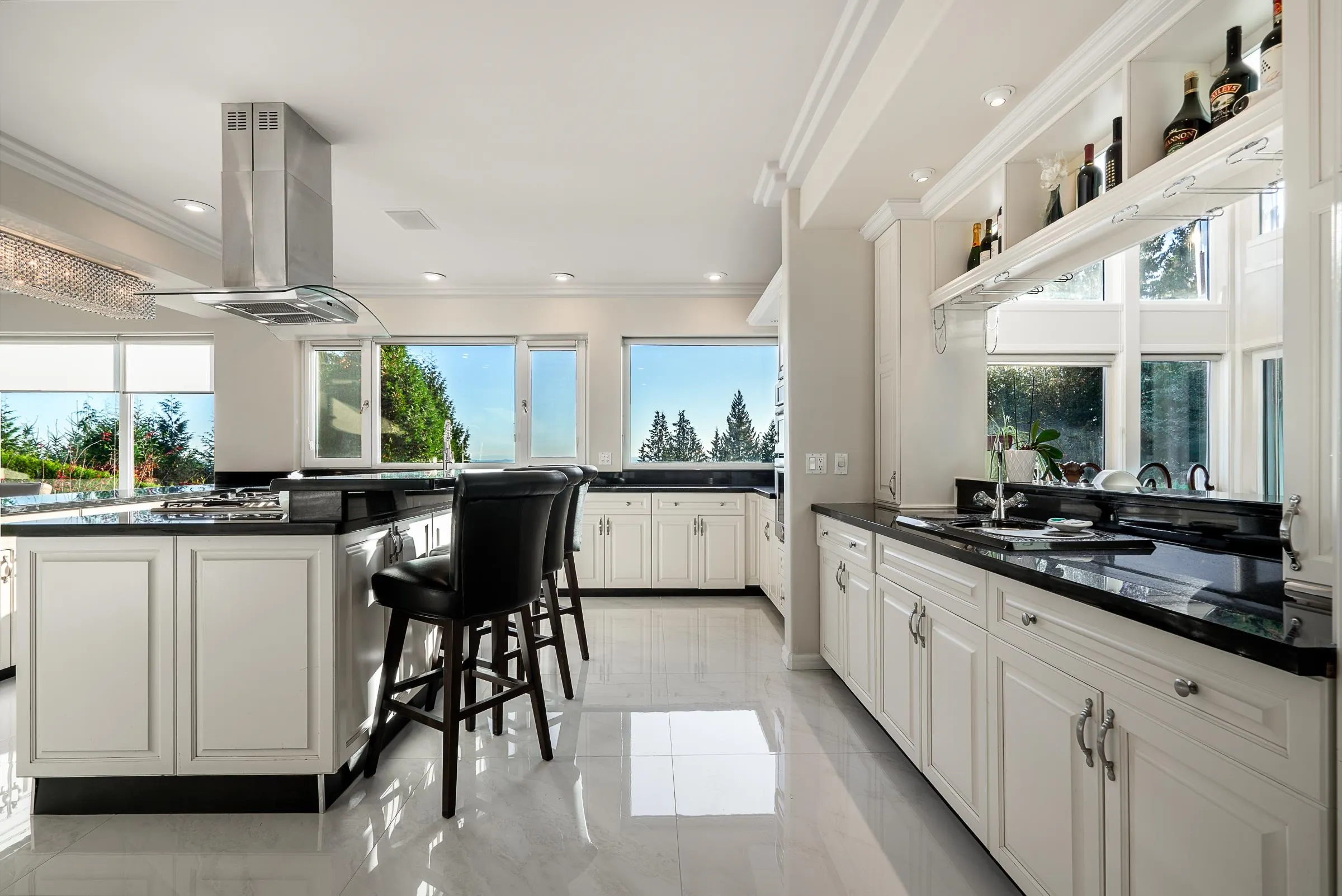 1562 Pinecrest Drive