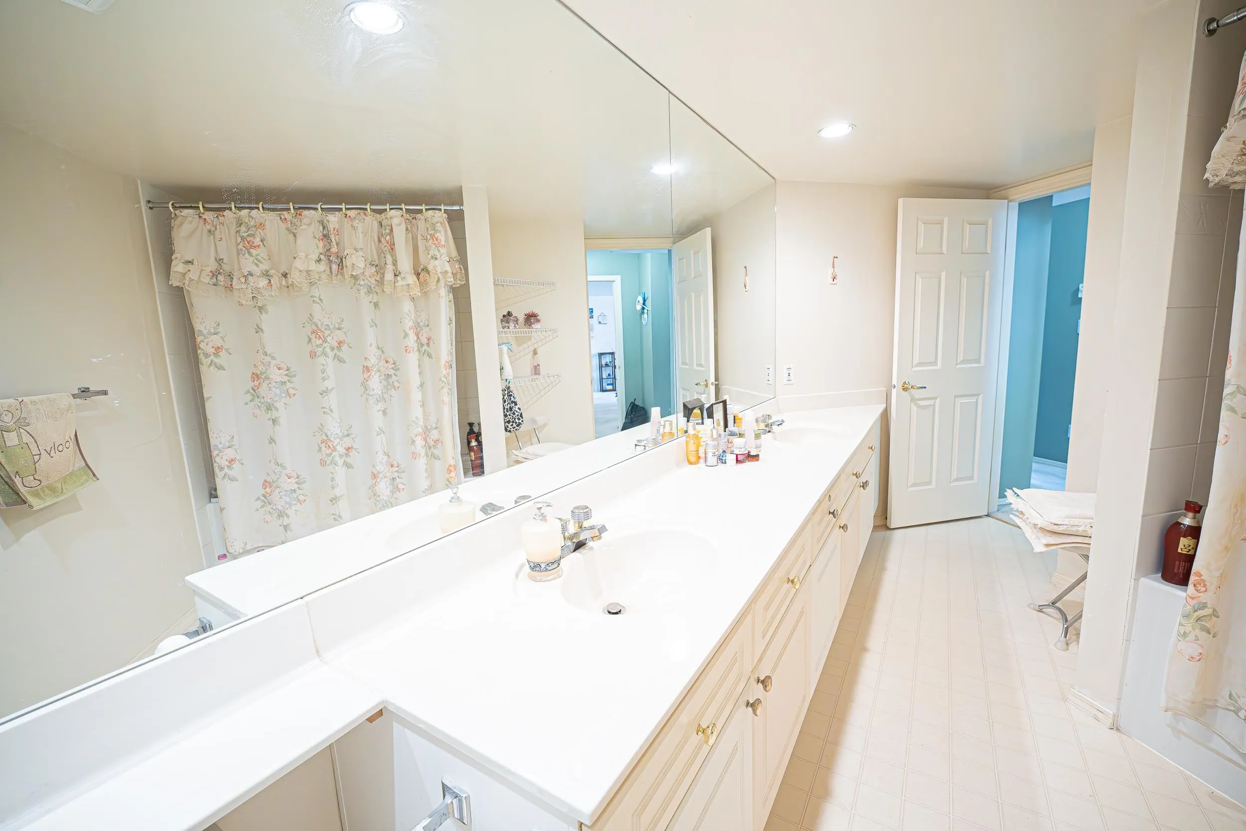 16085 83 Avenue #212