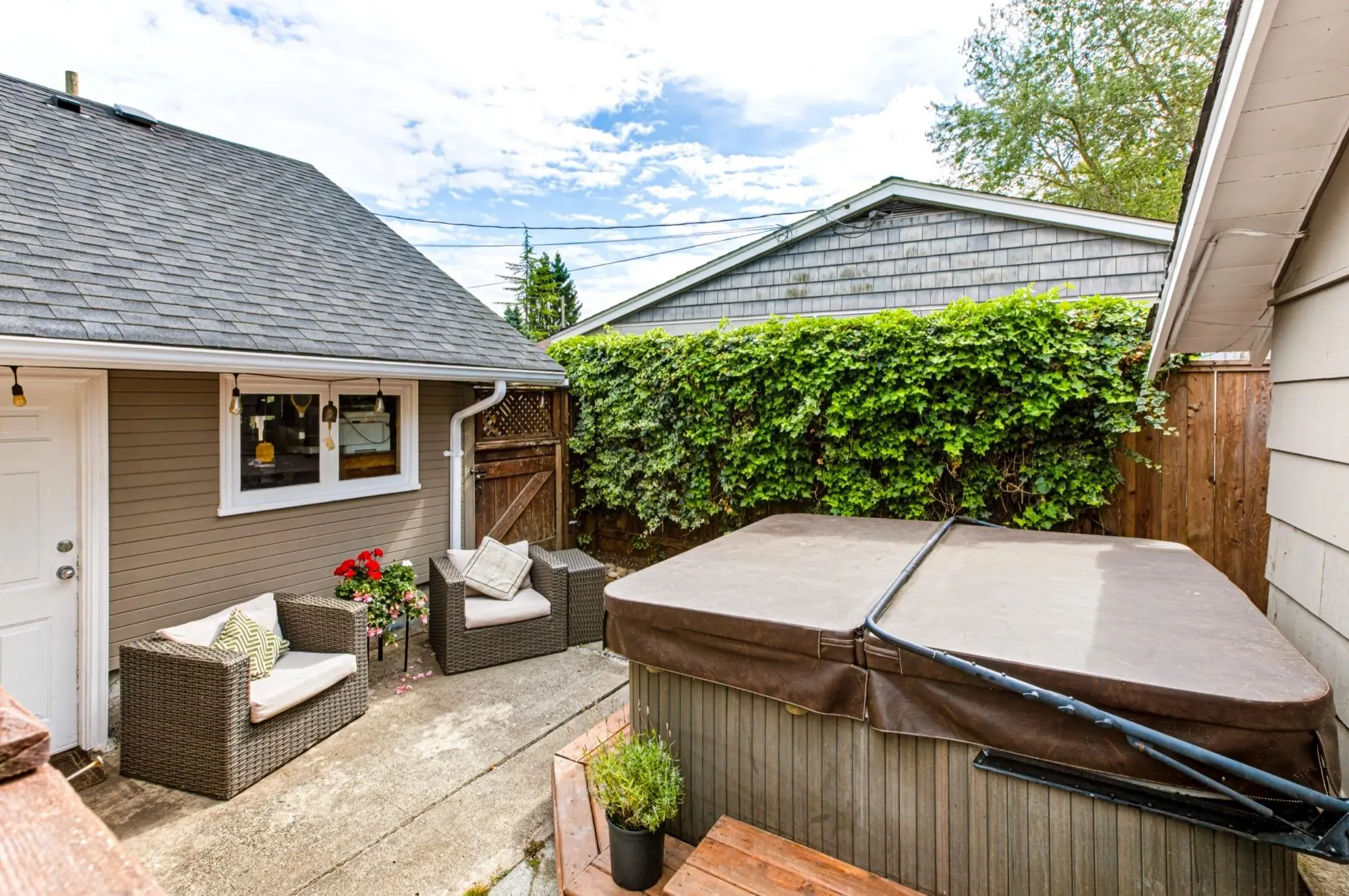 1345 Compston Crescent