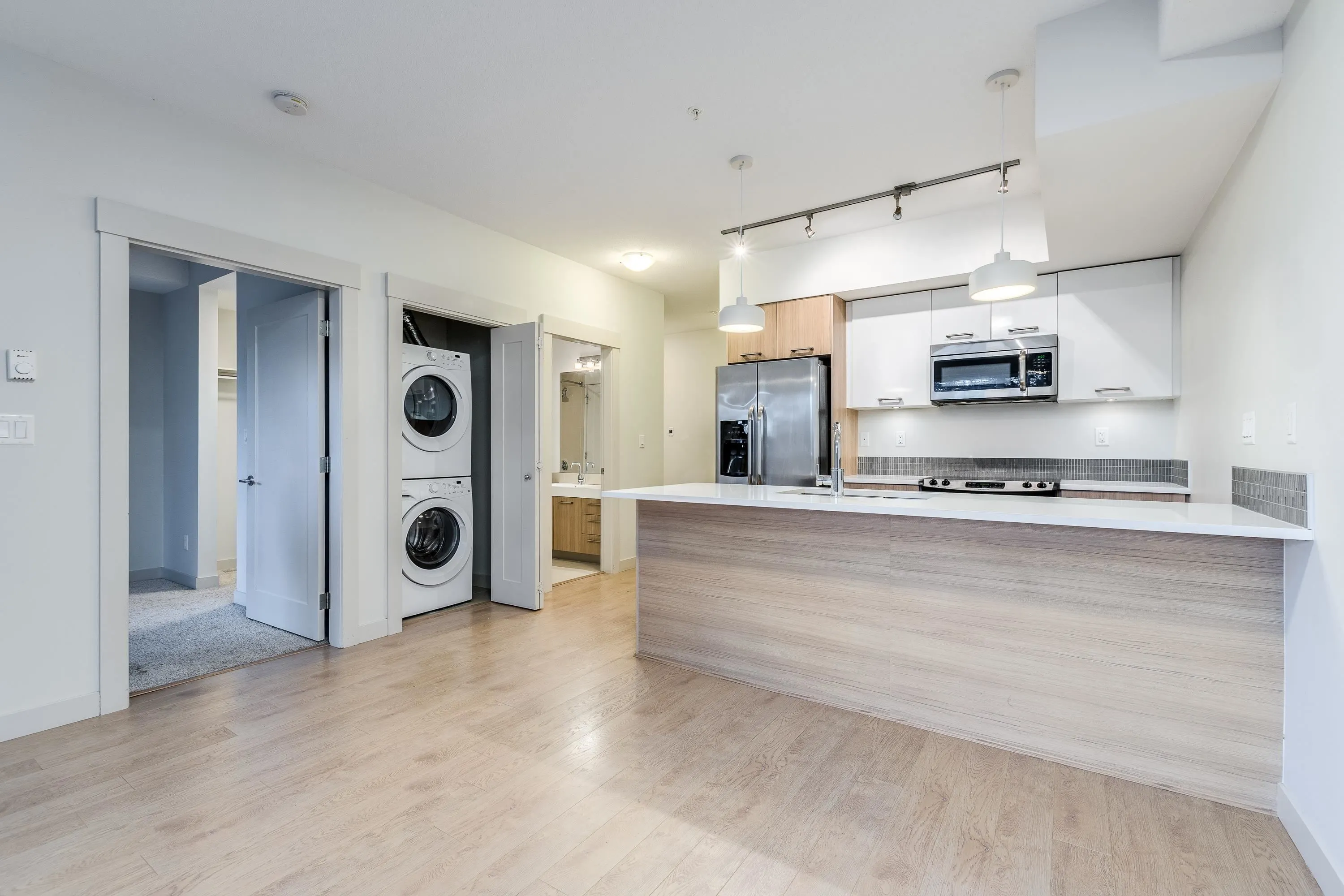 2214 Kelly Avenue #201