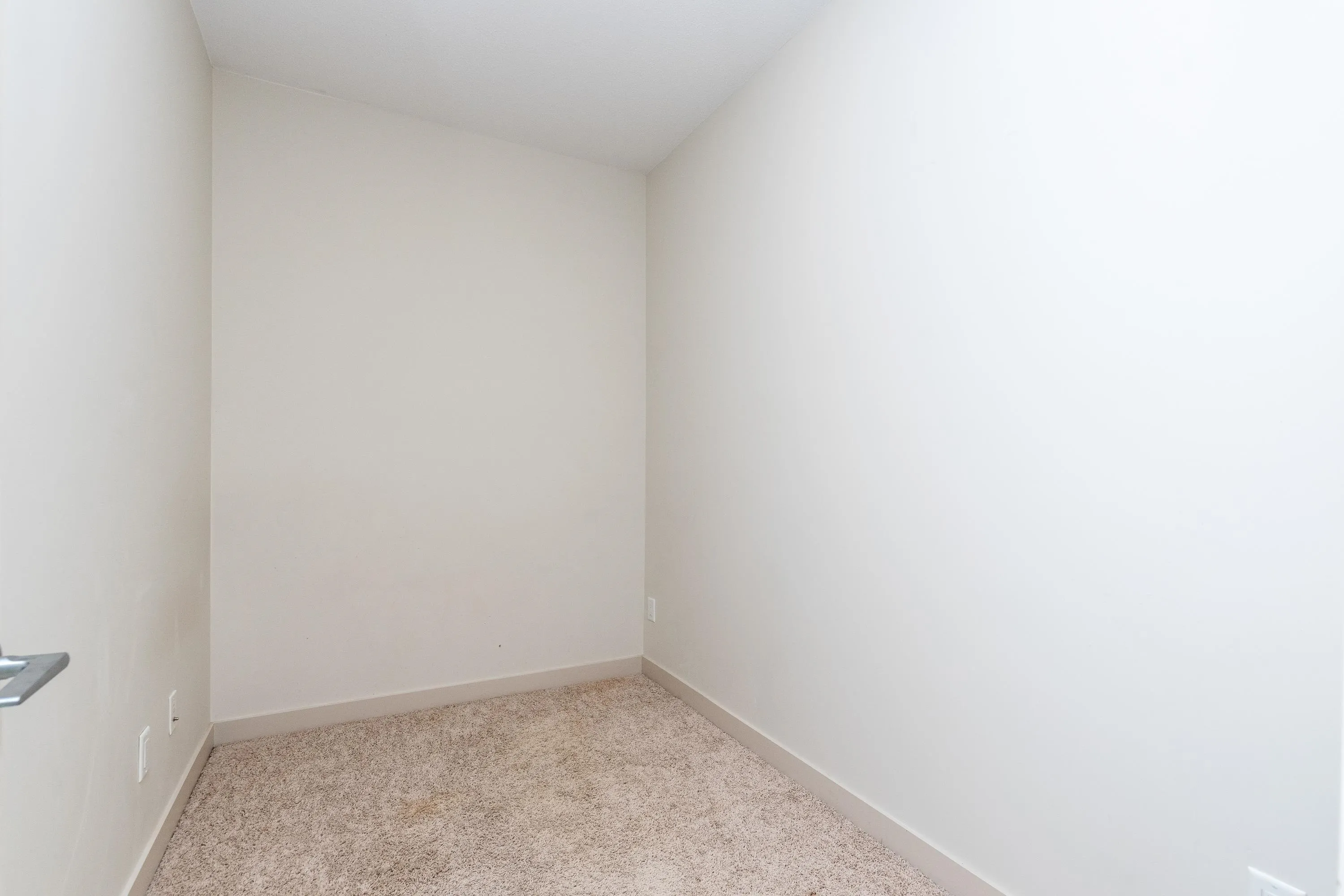 2214 Kelly Avenue #201