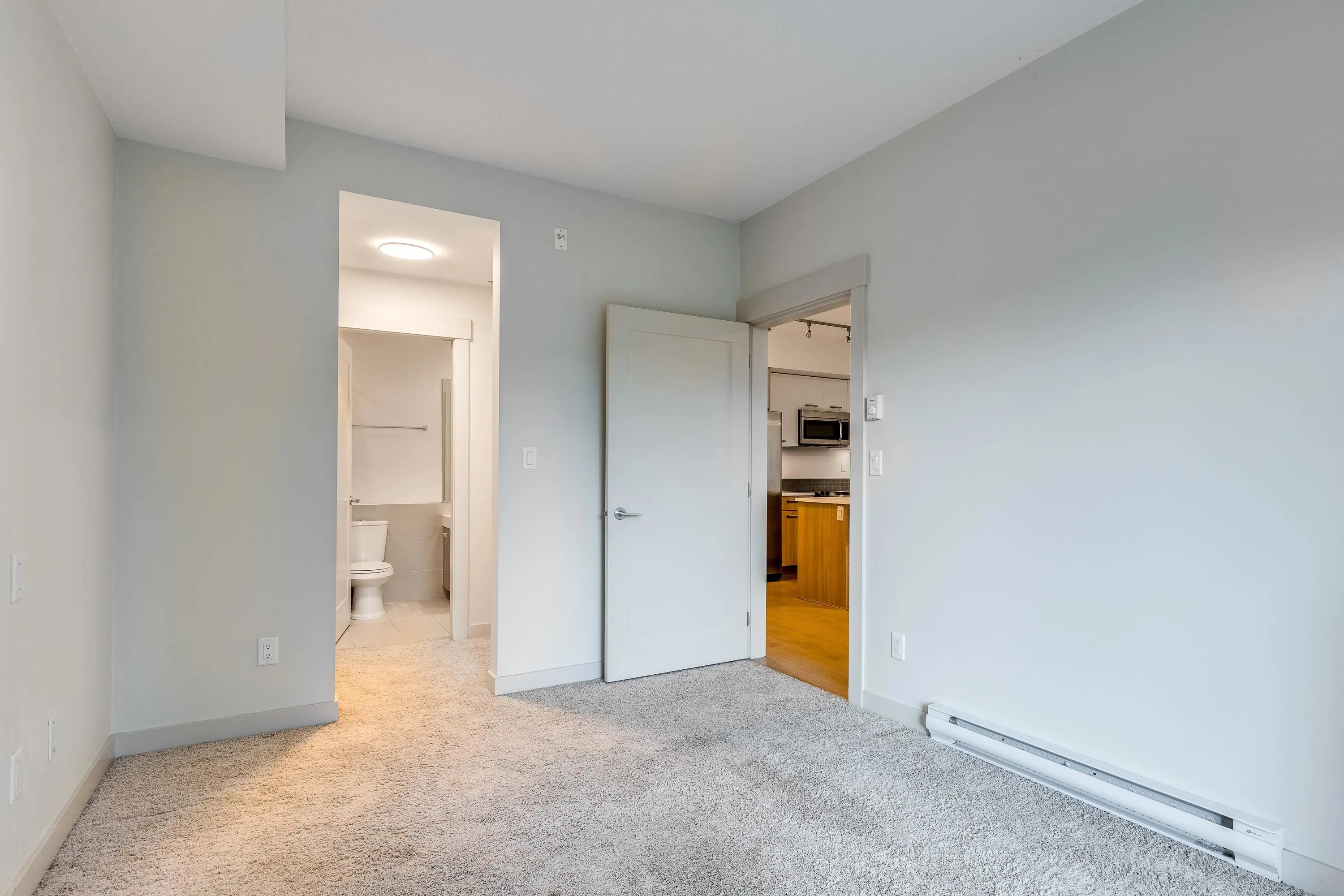 2214 Kelly Avenue #201