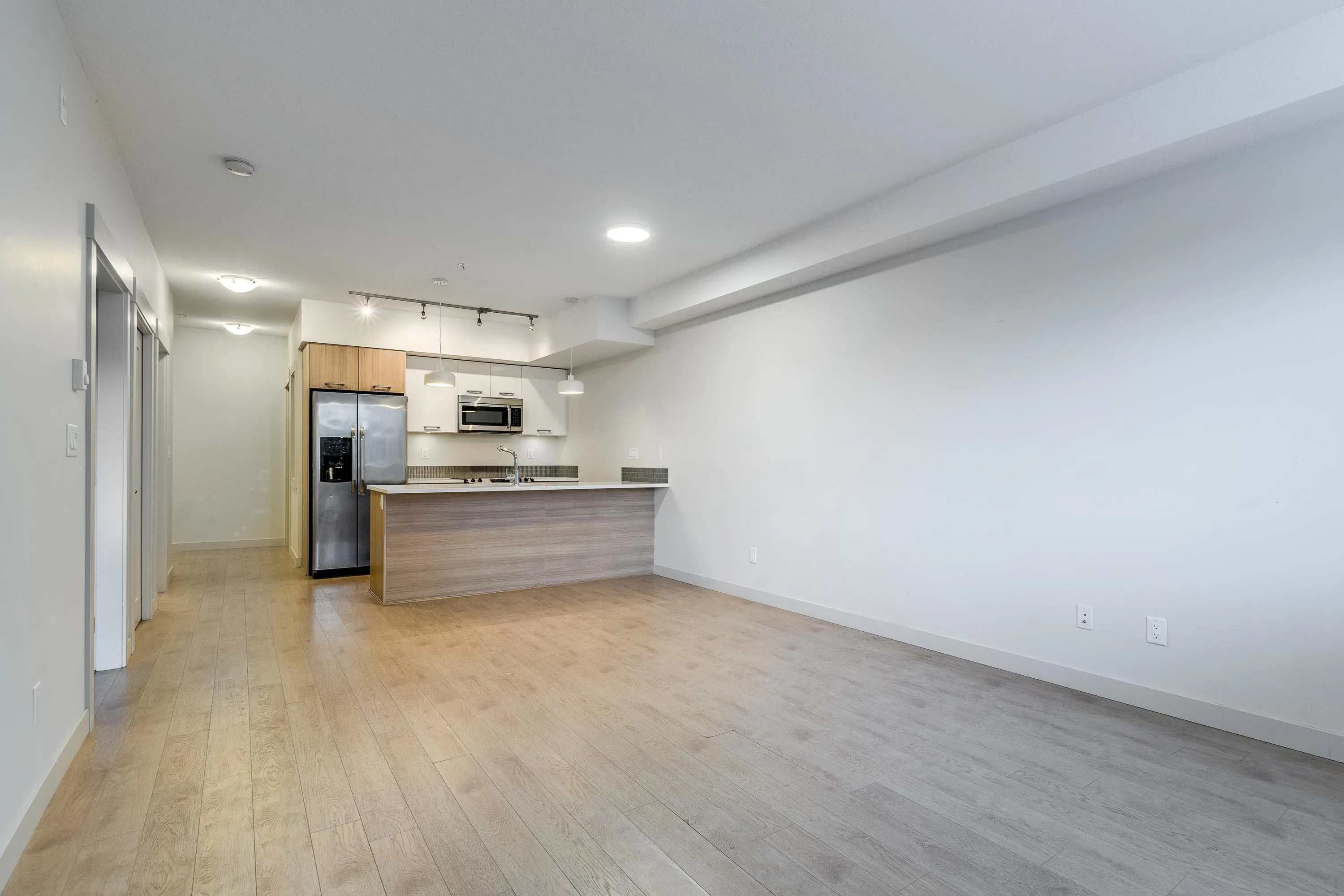 2214 Kelly Avenue #201