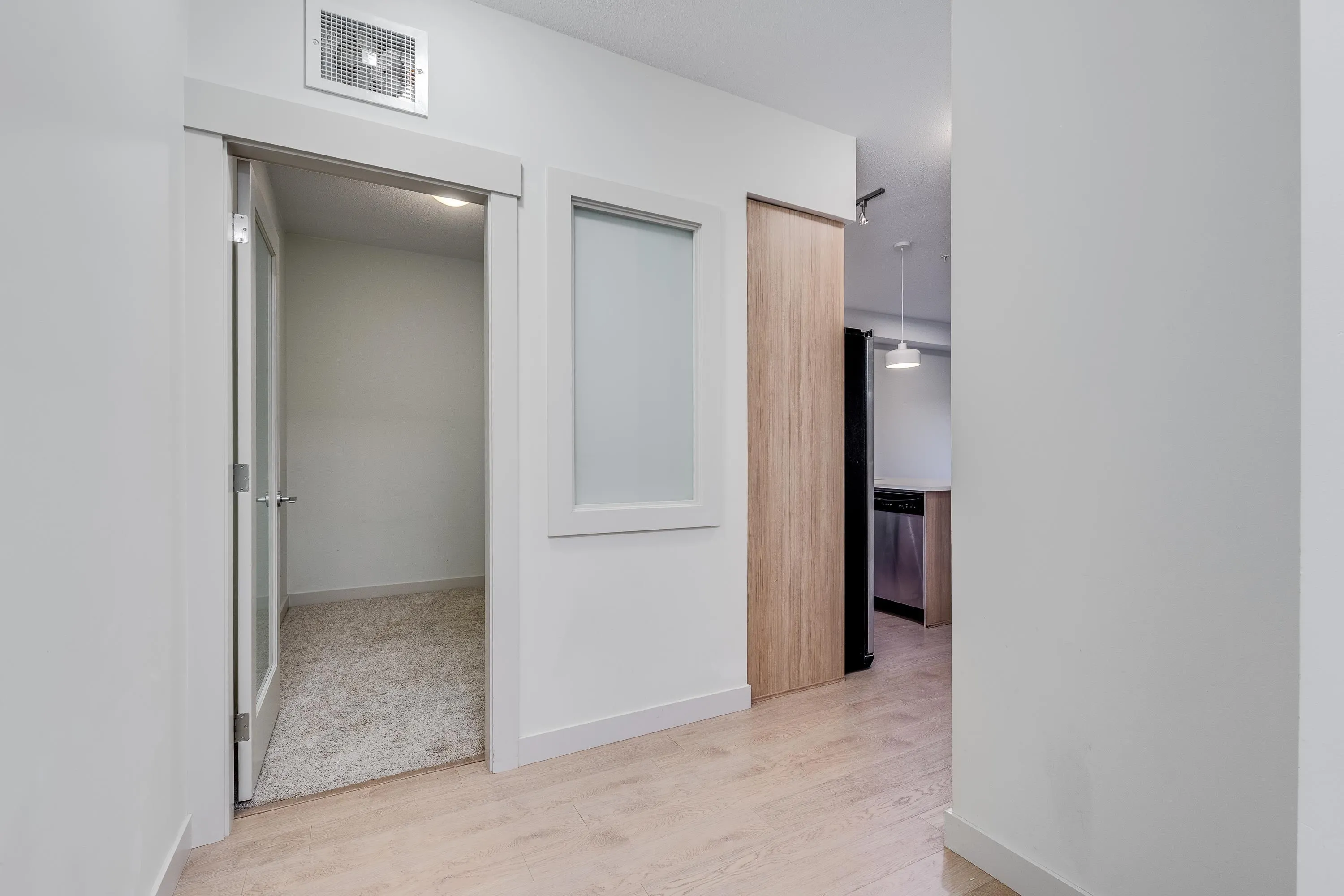 2214 Kelly Avenue #201
