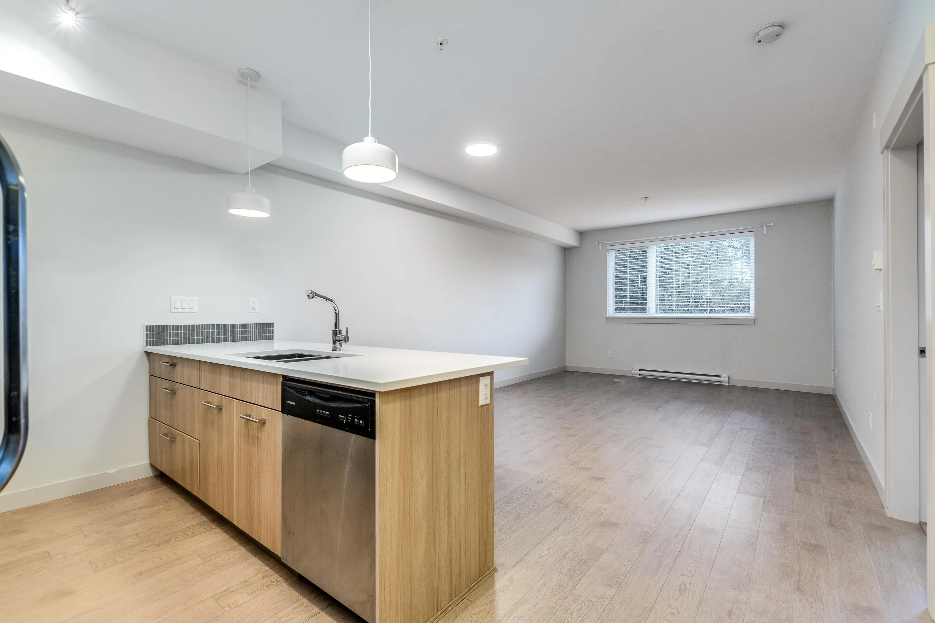 2214 Kelly Avenue #201