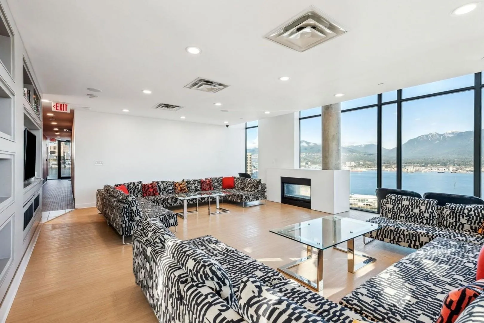 128 W Cordova Street #3304