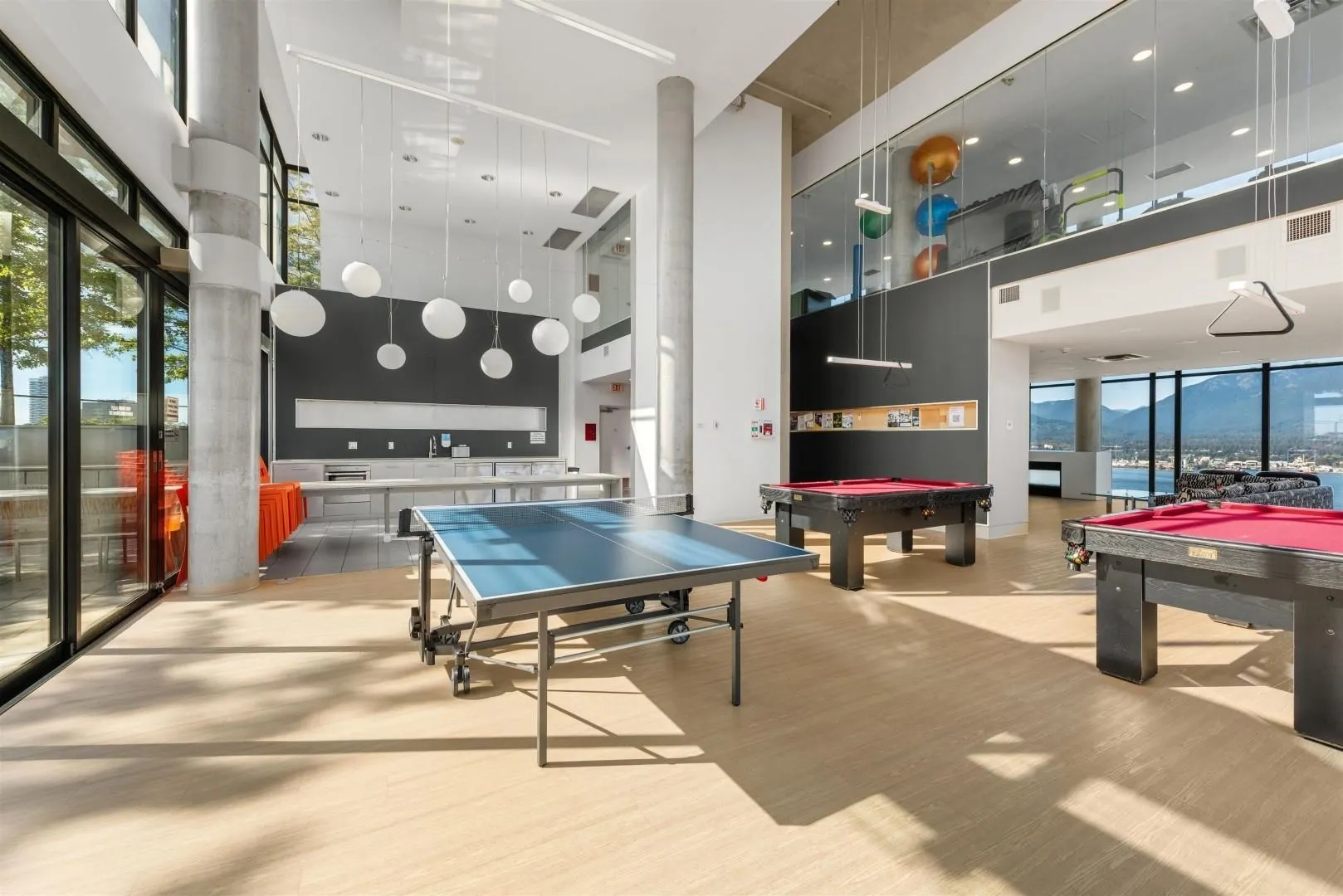 128 W Cordova Street #3304