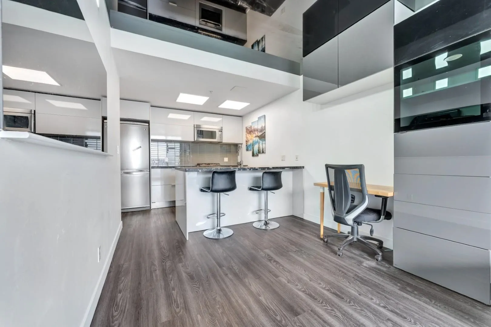 128 W Cordova Street #3304