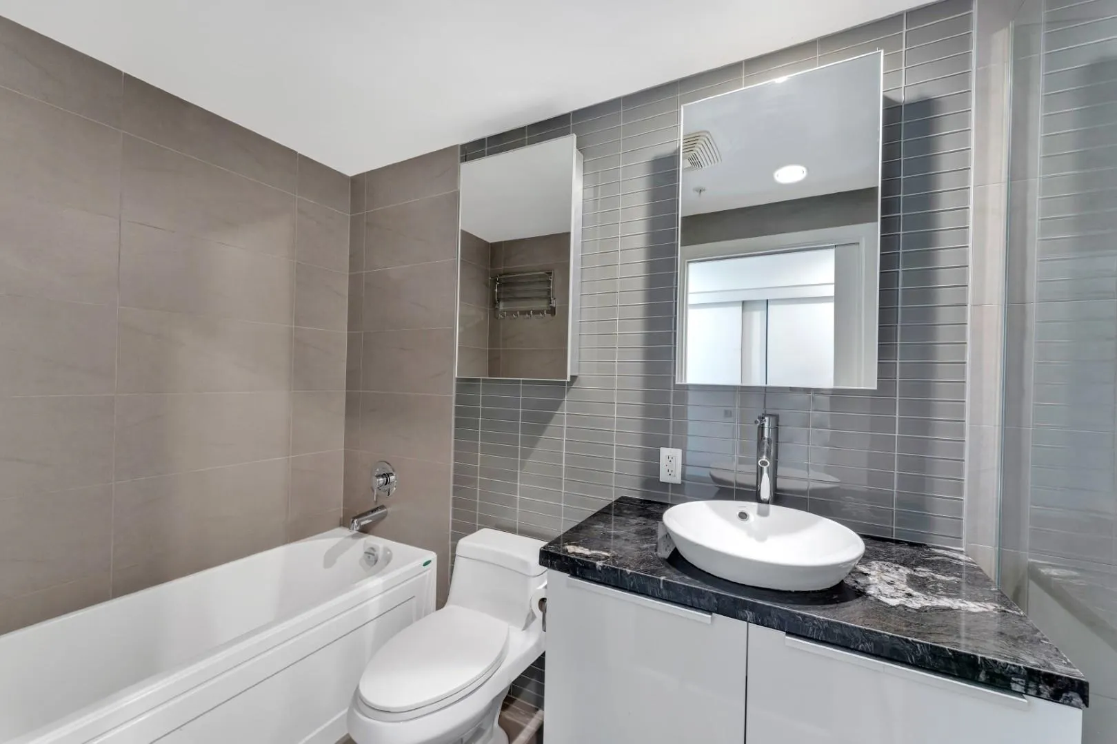 128 W Cordova Street #3304