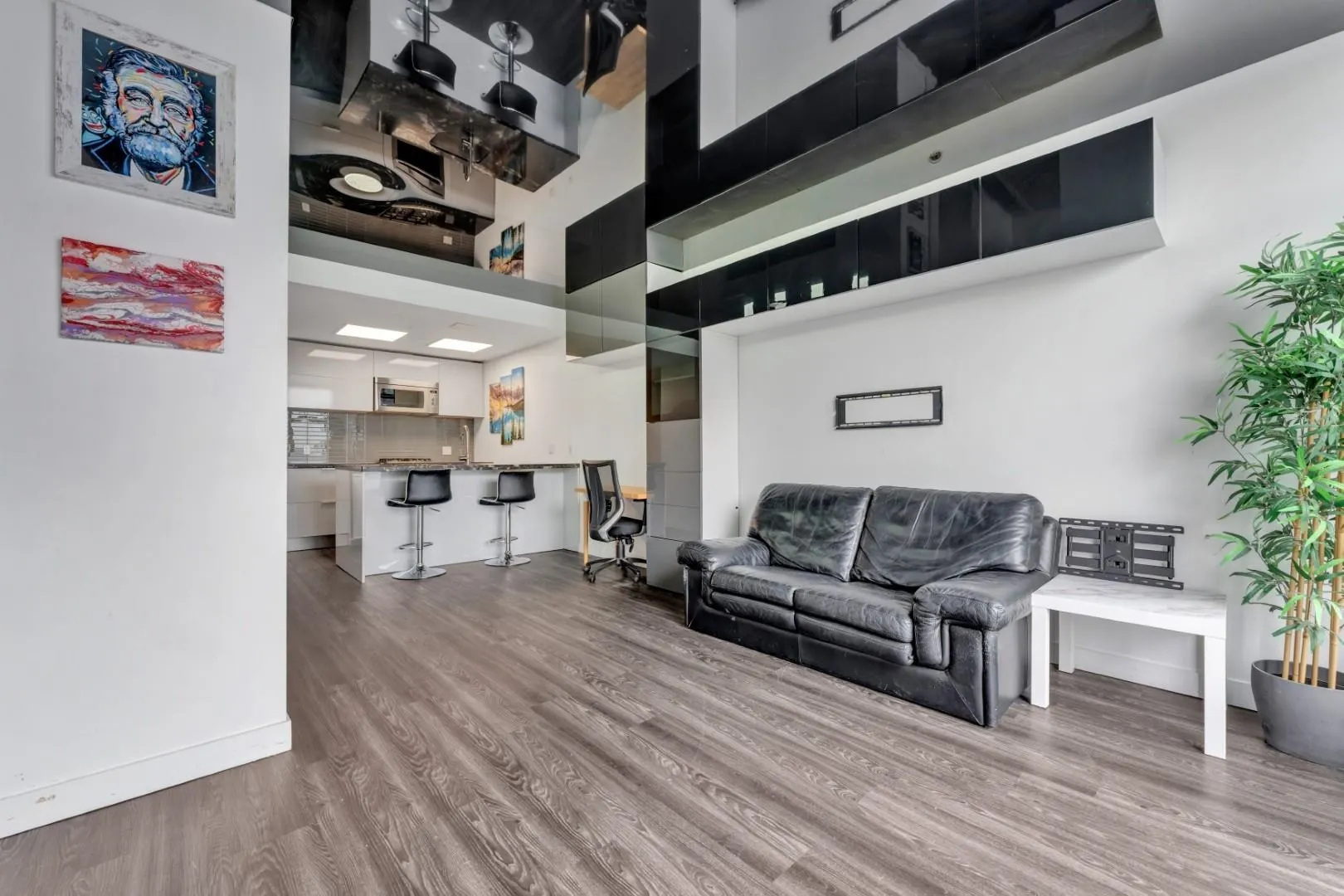 128 W Cordova Street #3304