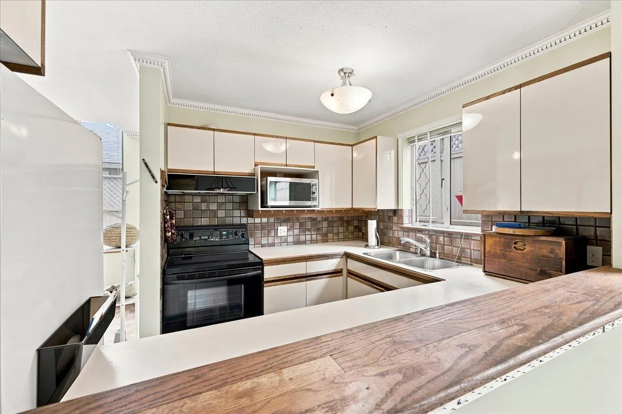 1176 W 15th Avenue #1