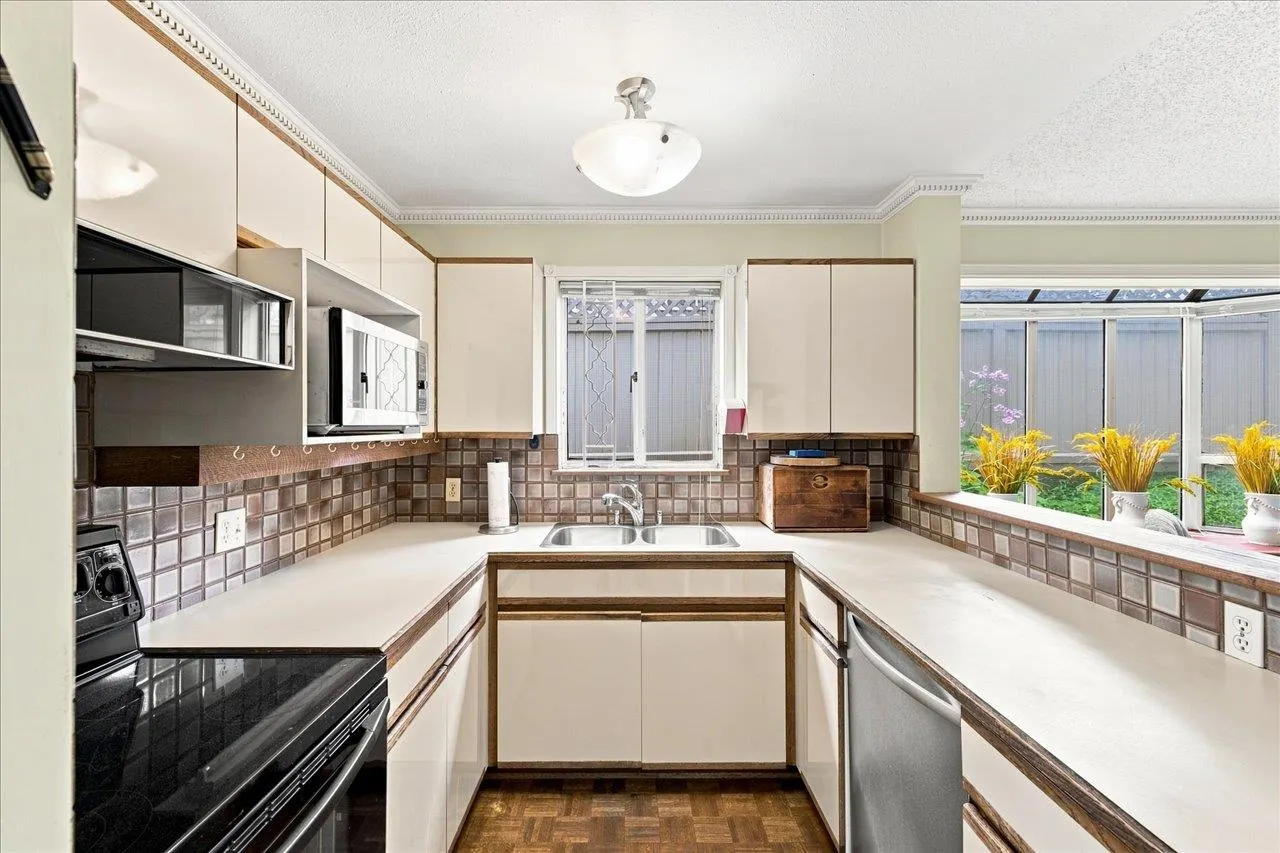1176 W 15th Avenue #1
