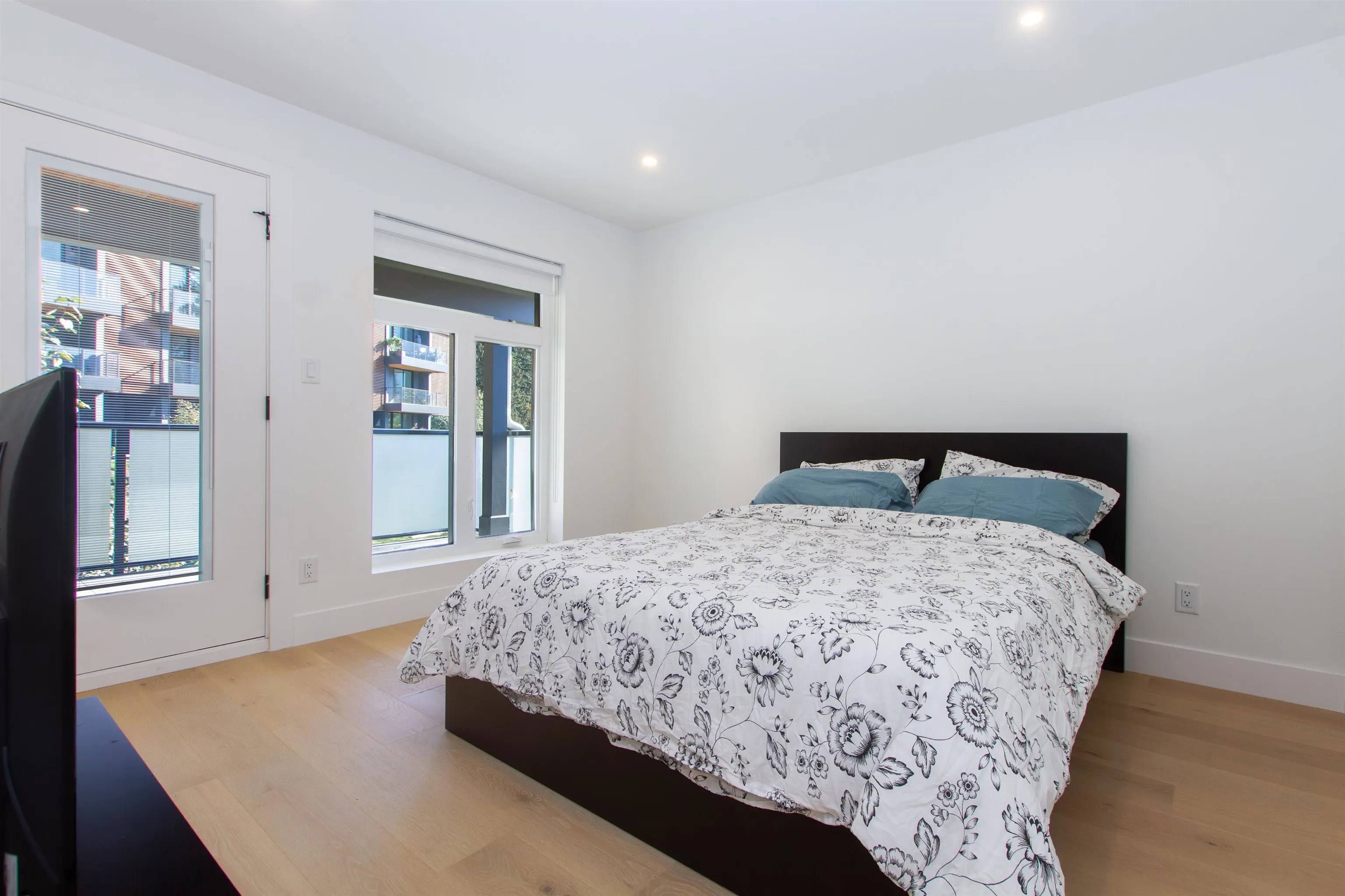 3385 Mamquam Road #8