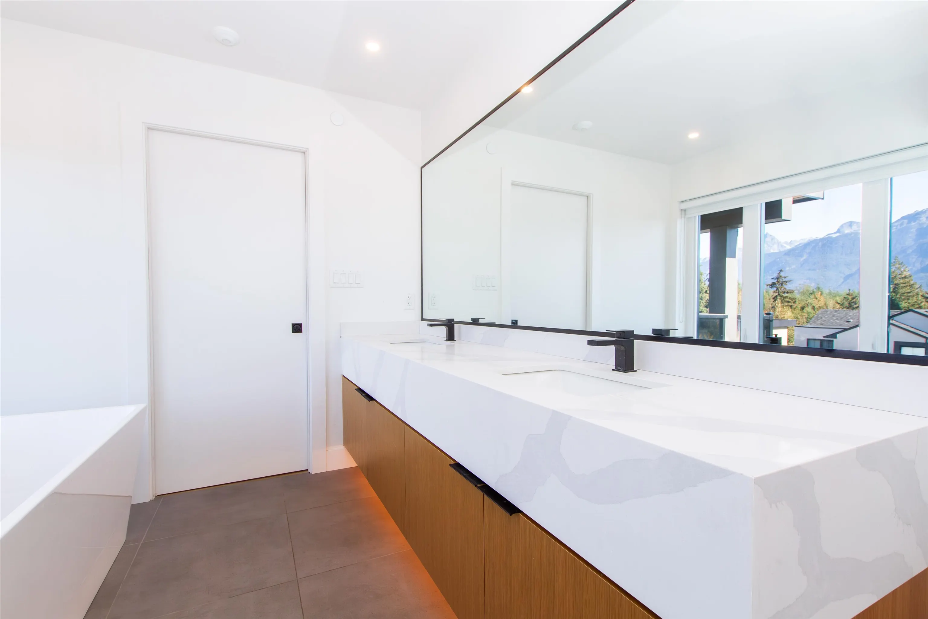3385 Mamquam Road #8