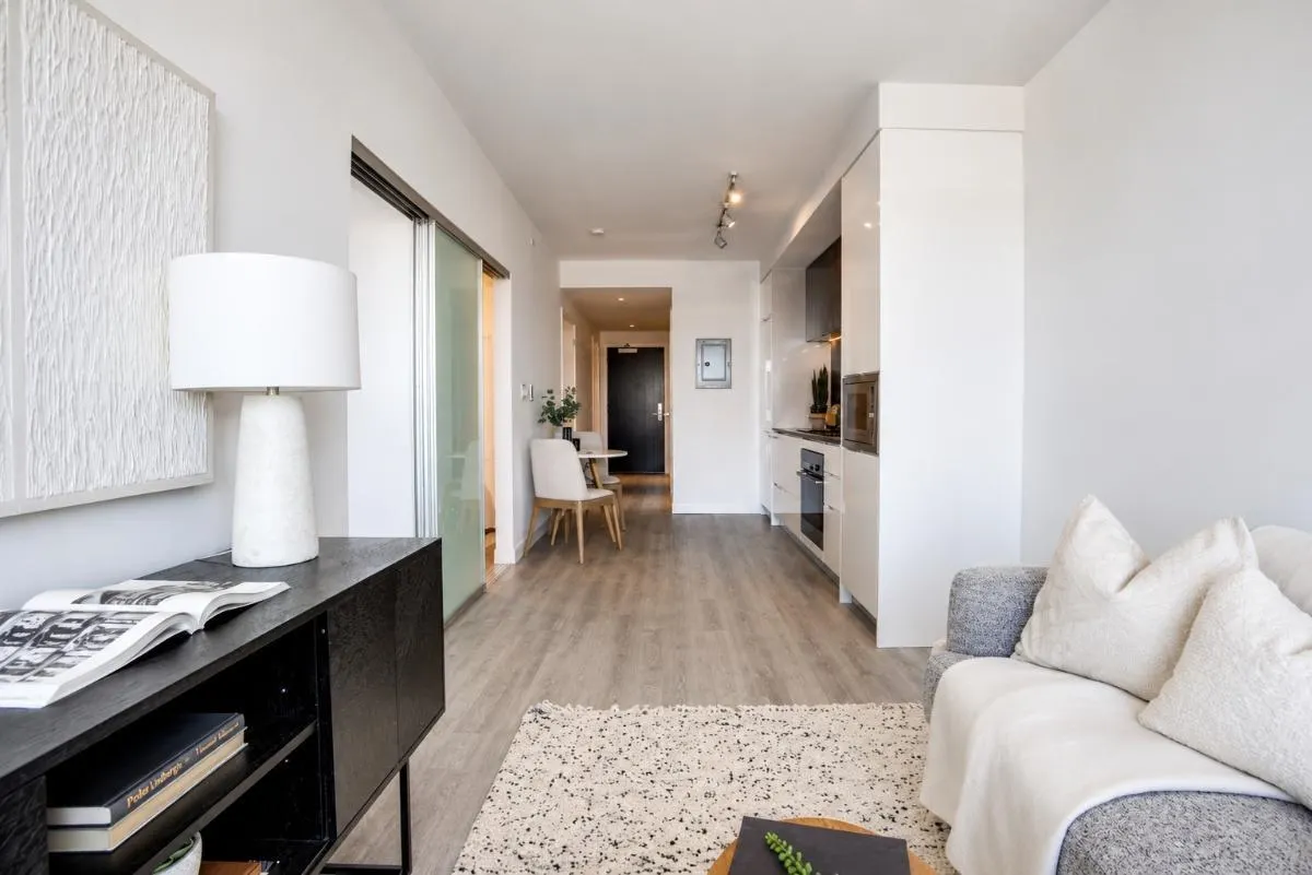 209 E 7th Avenue #404