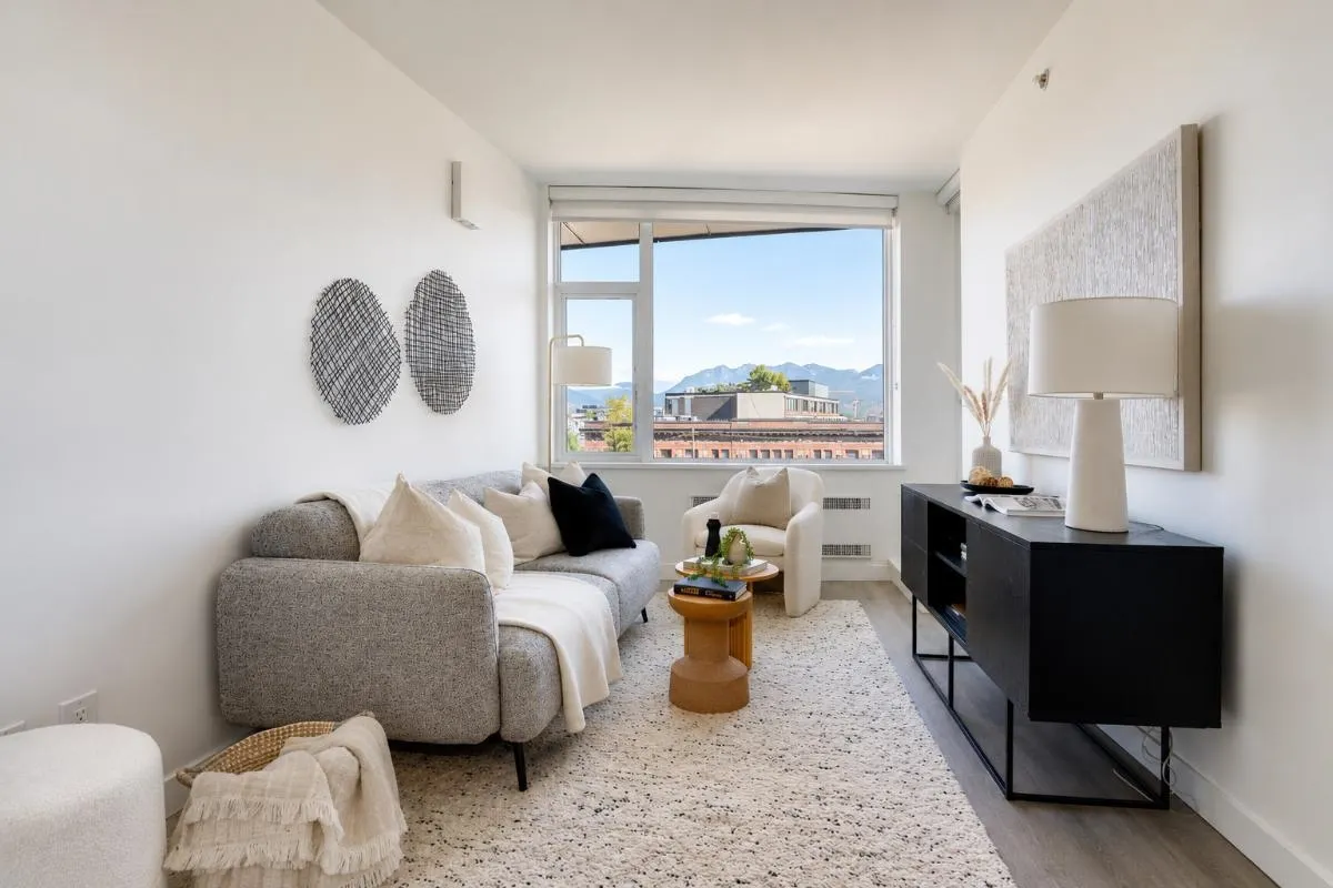 209 E 7th Avenue #404